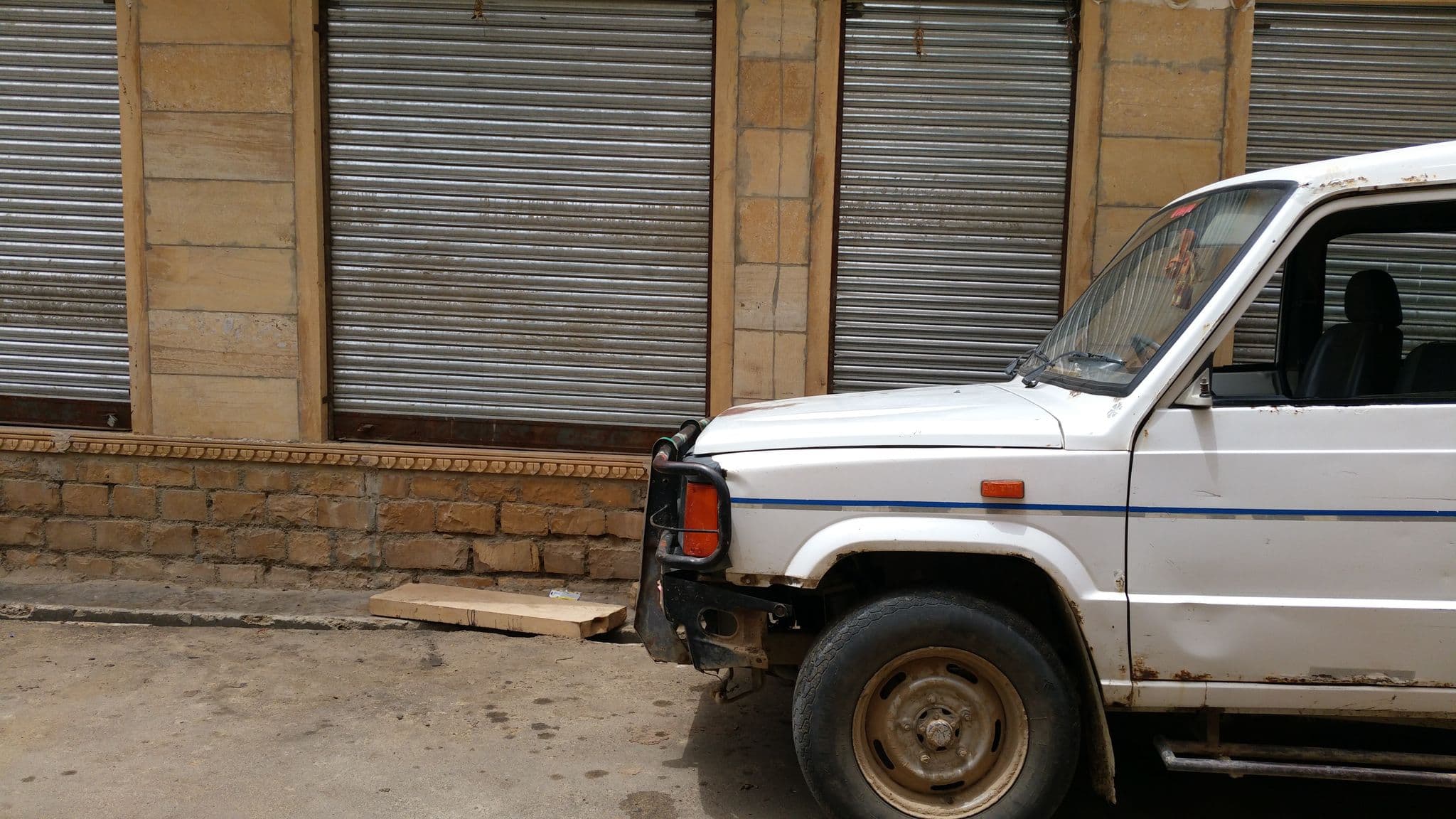 Street view near Hostelavie - Jaisalmer, Jaisalmer — © shlublu (CC BY-SA · Mapillary)