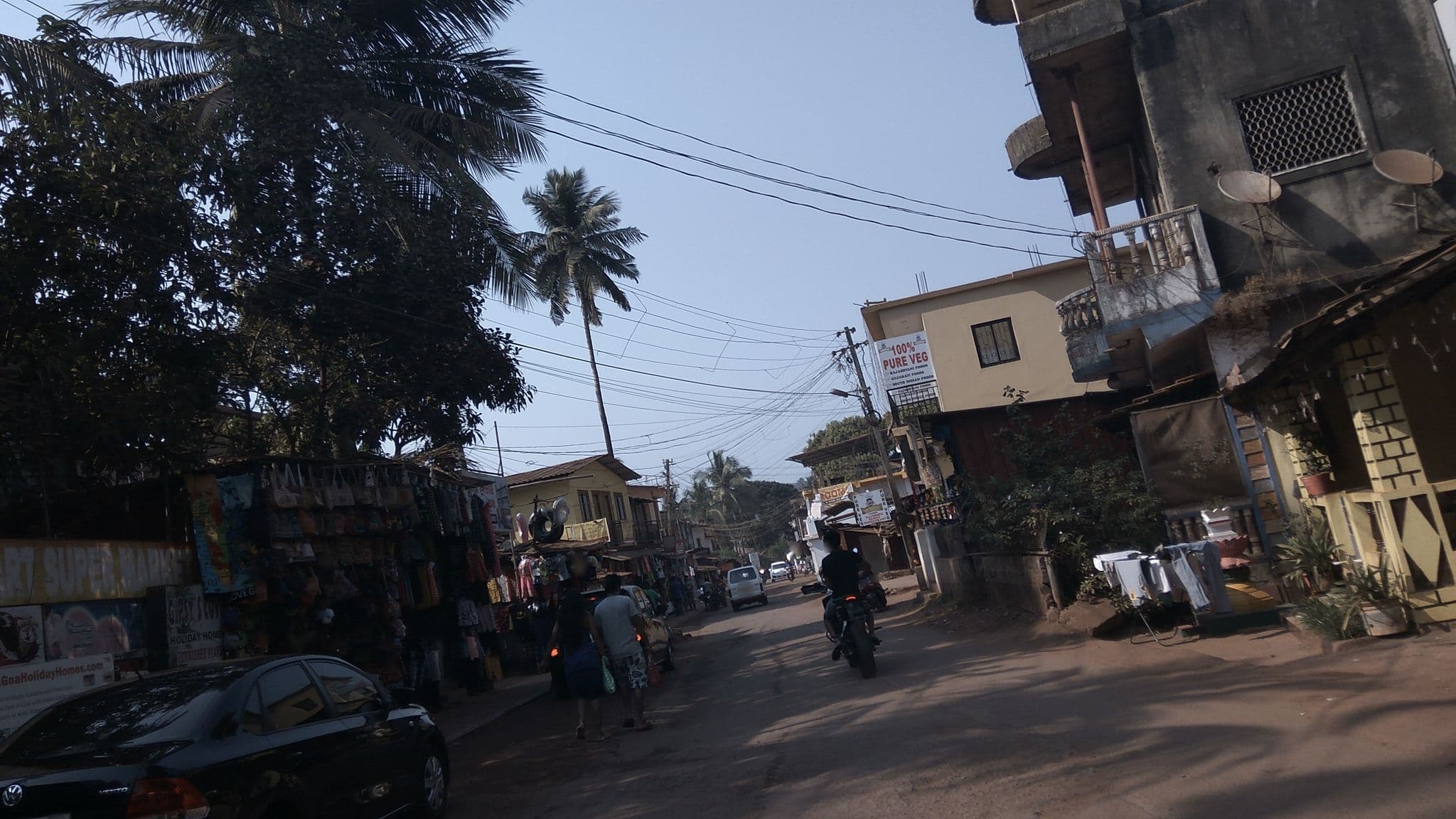 Street view near Gipsy Cove, Baga — © natarajakaveeti (CC BY-SA · Mapillary)