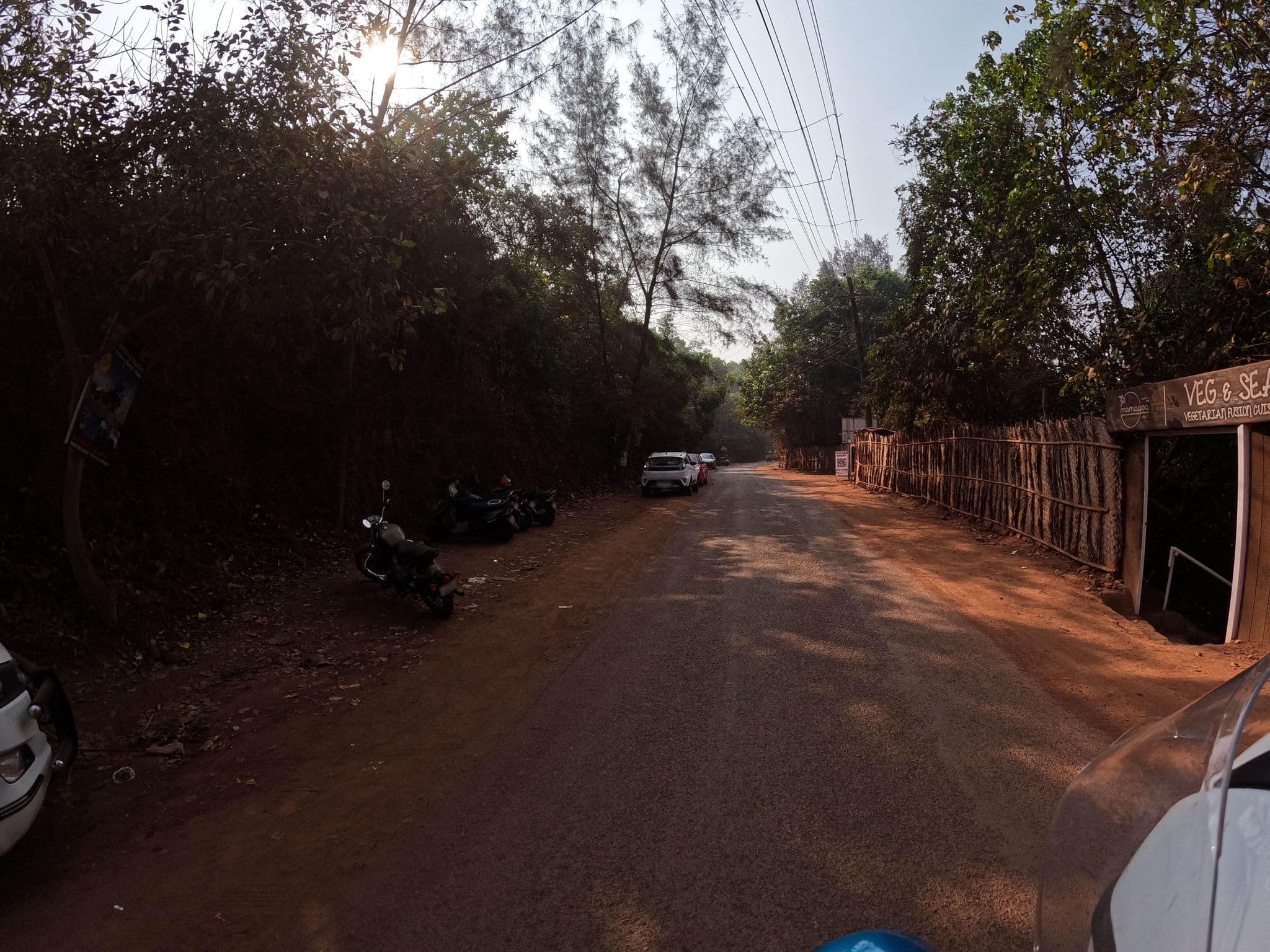 Street view near Casa Ashvem Resort, Mandrem — © lucomsky (CC BY-SA · Mapillary)