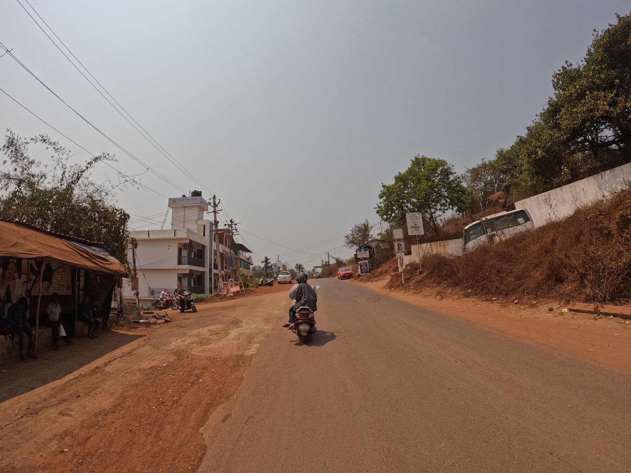 Street view near OYO 2333 Aananda Hotel, Arambol — © lucomsky (CC BY-SA · Mapillary)