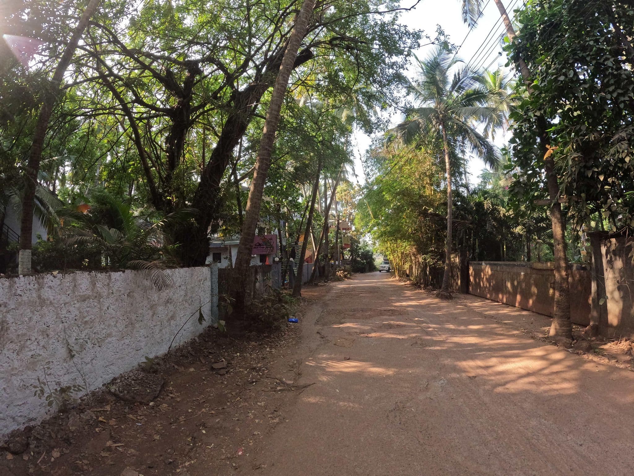 Street view near Mango villa, Morjim — © lucomsky (CC BY-SA · Mapillary)