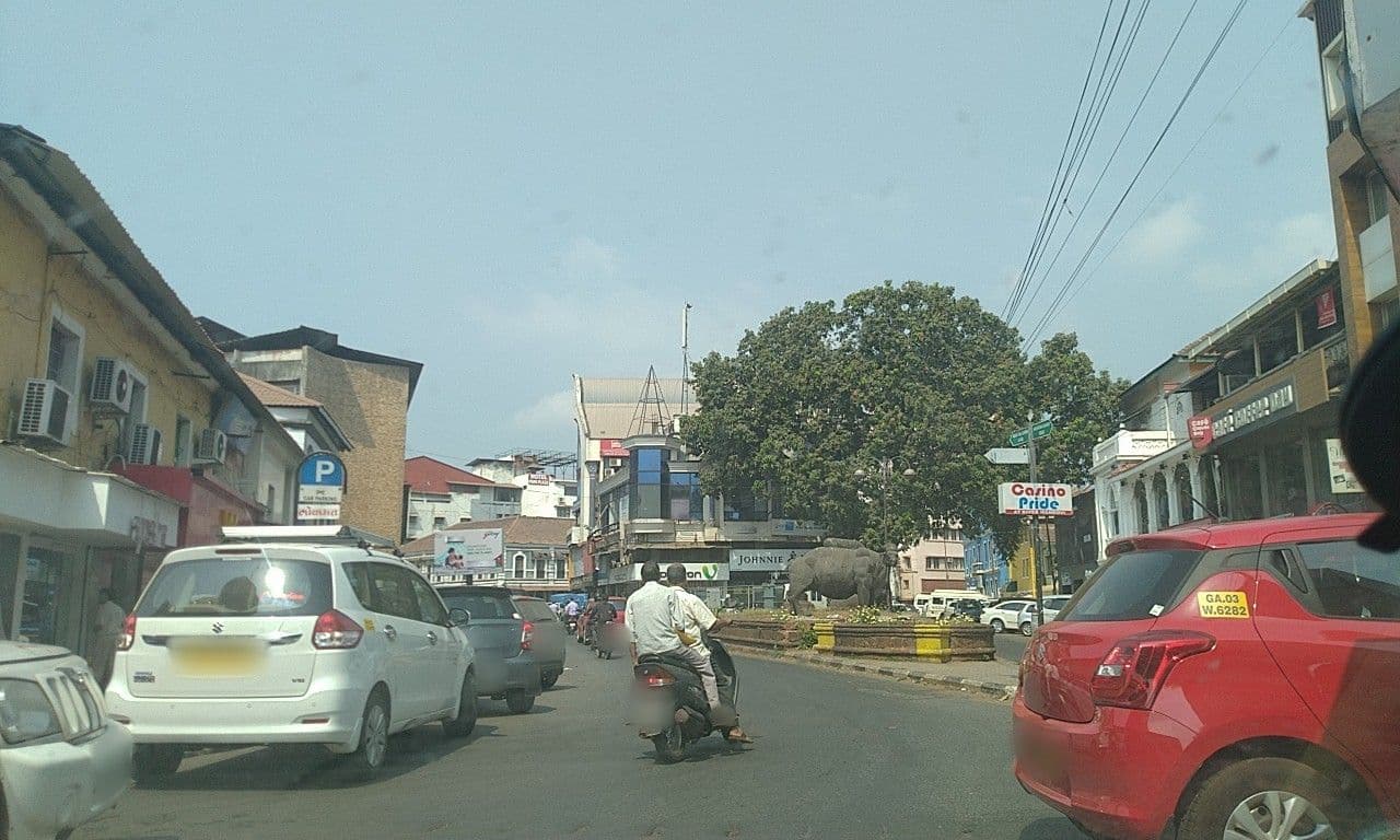 Street view near La Capital Hotel, Panjim — © edz3056 (CC BY-SA · Mapillary)