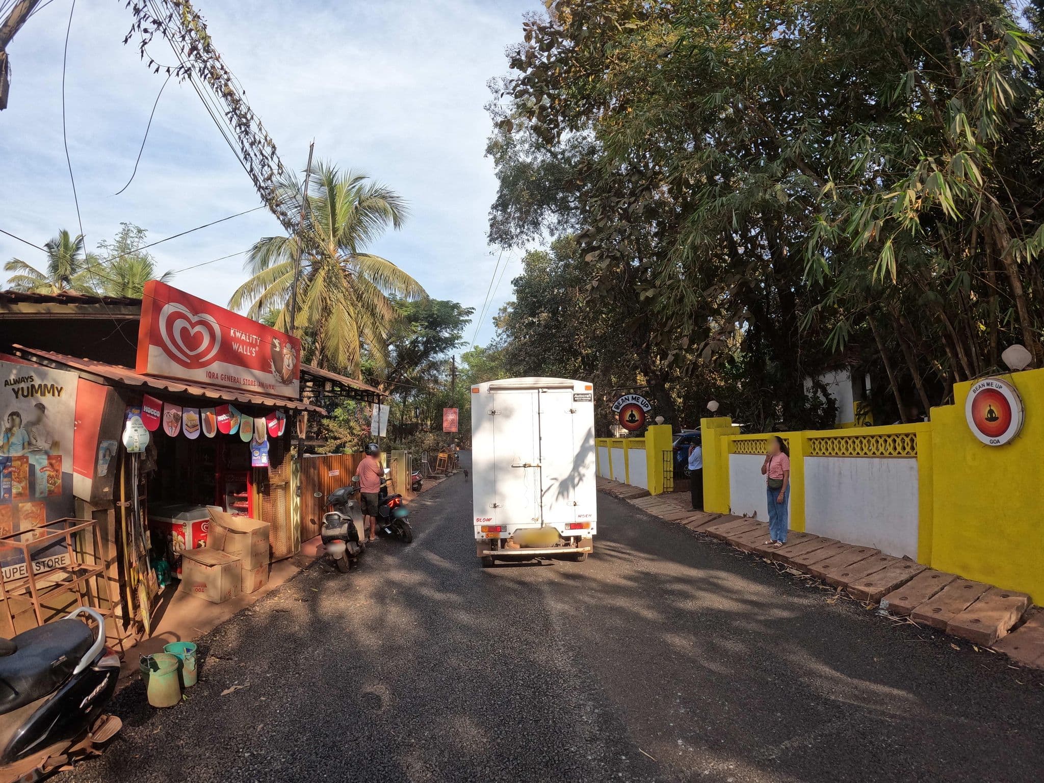 Street view near Bean Me Up, Vagator — © lucomsky (CC BY-SA · Mapillary)