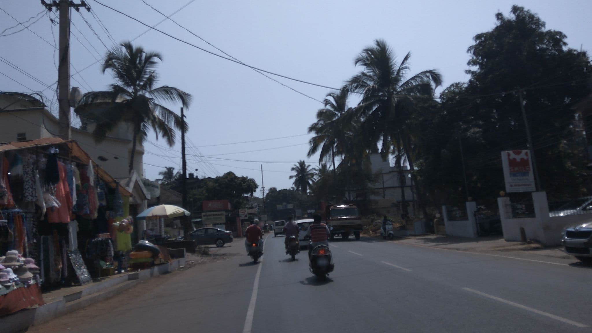 Street view near Colien's Resort, Candolim — © natarajakaveeti (CC BY-SA · Mapillary)