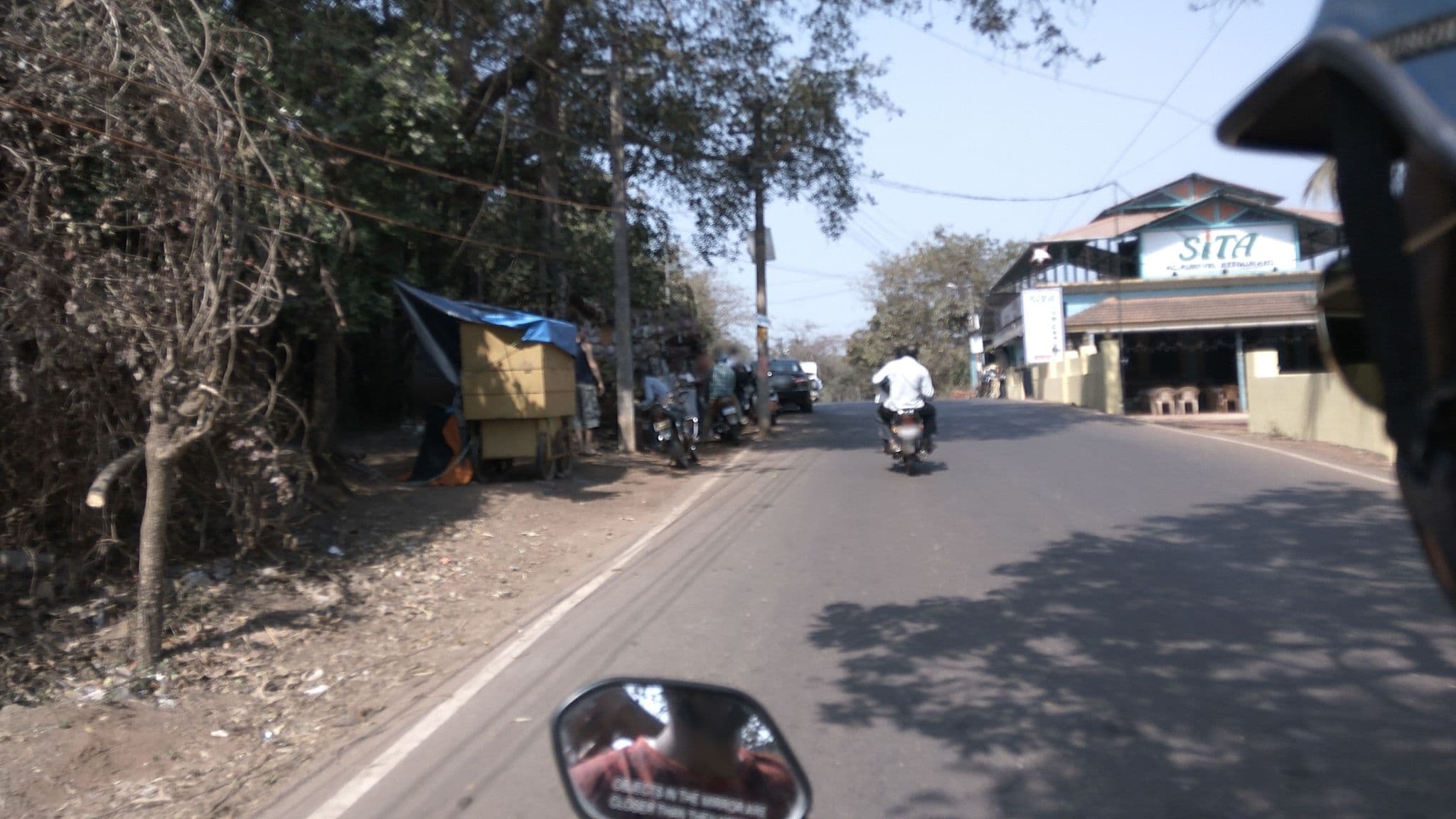 Street view near Vagator Downtown Hotel, Vagator — © natarajakaveeti (CC BY-SA · Mapillary)