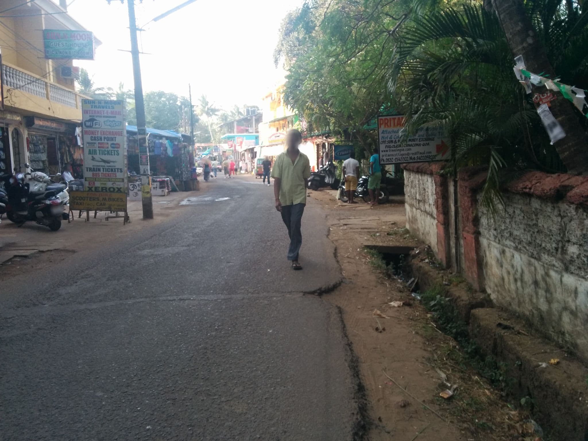 Street view near Roundcube Guest House, Kānkon — © sashazykov (CC BY-SA · Mapillary)