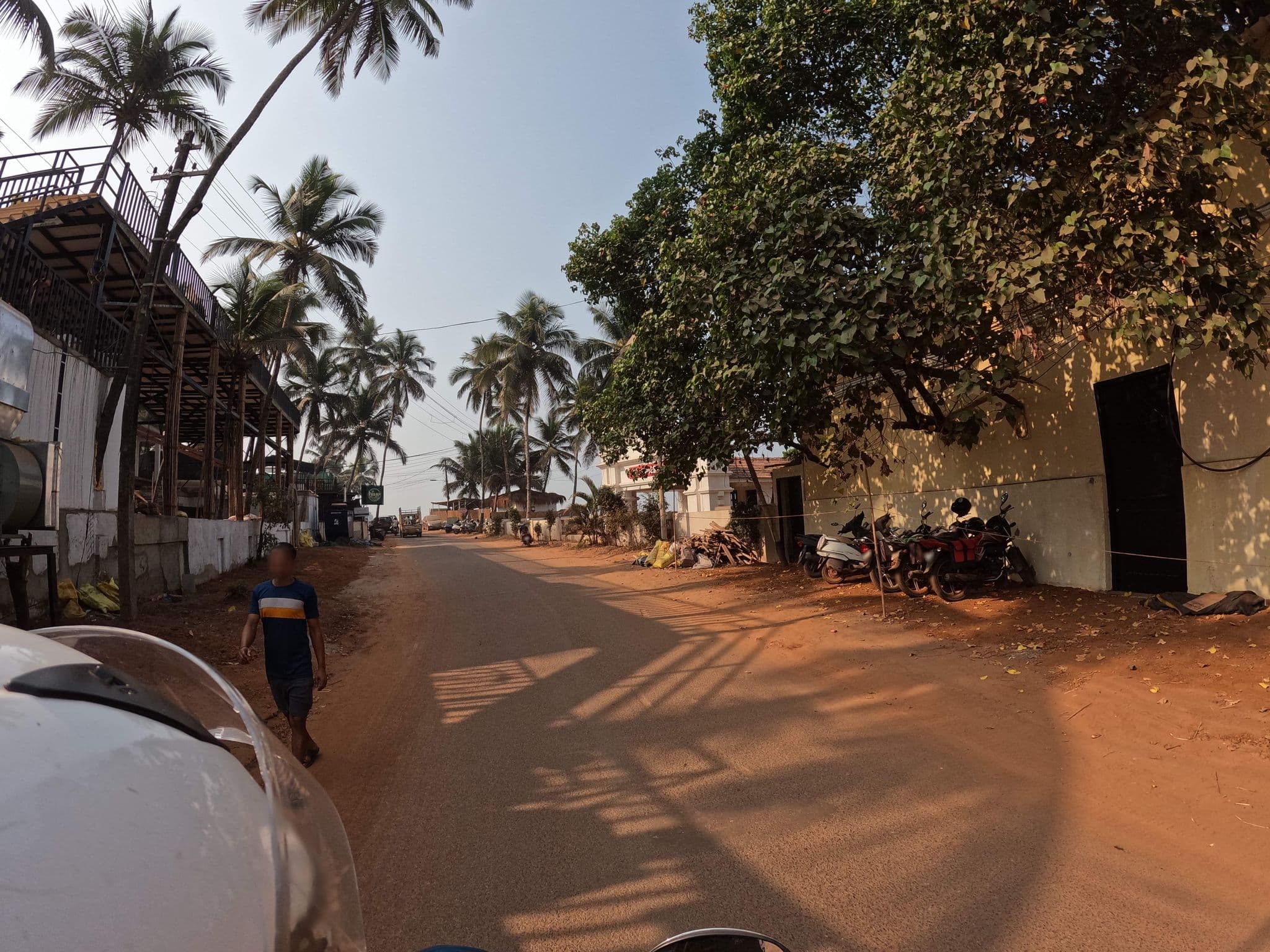 Street view near Vaayu Watermans Village, Mandrem — © lucomsky (CC BY-SA · Mapillary)