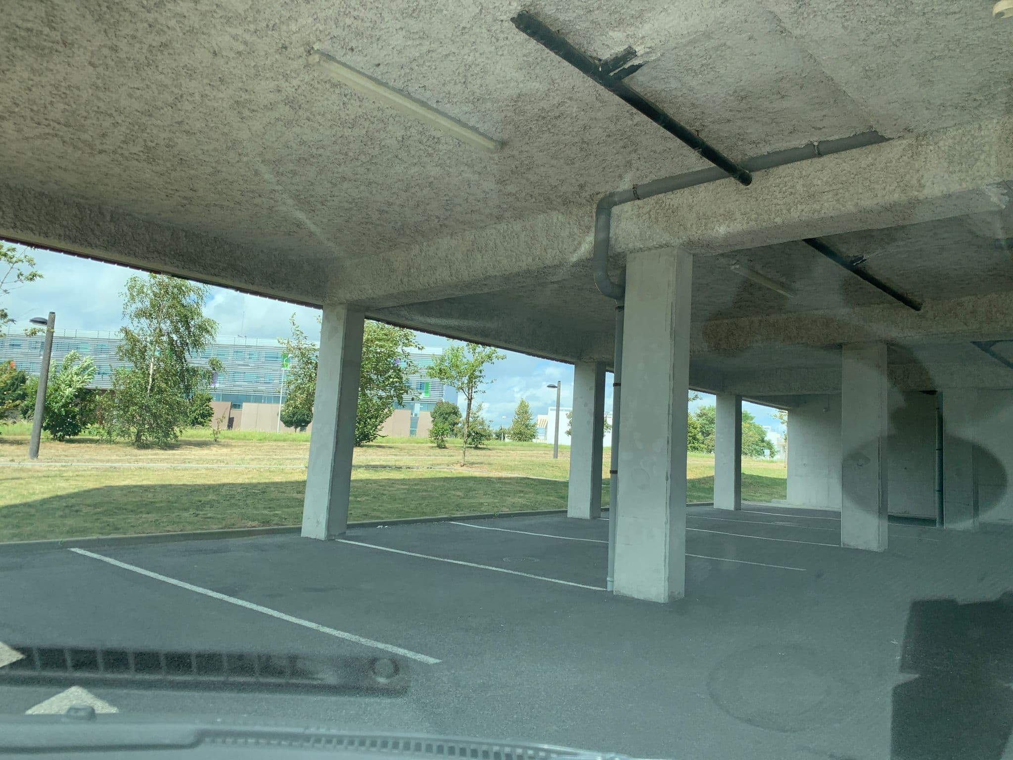 Street view near Appart'City Confort, Vannes — © jitenshaniko (CC BY-SA · Mapillary)