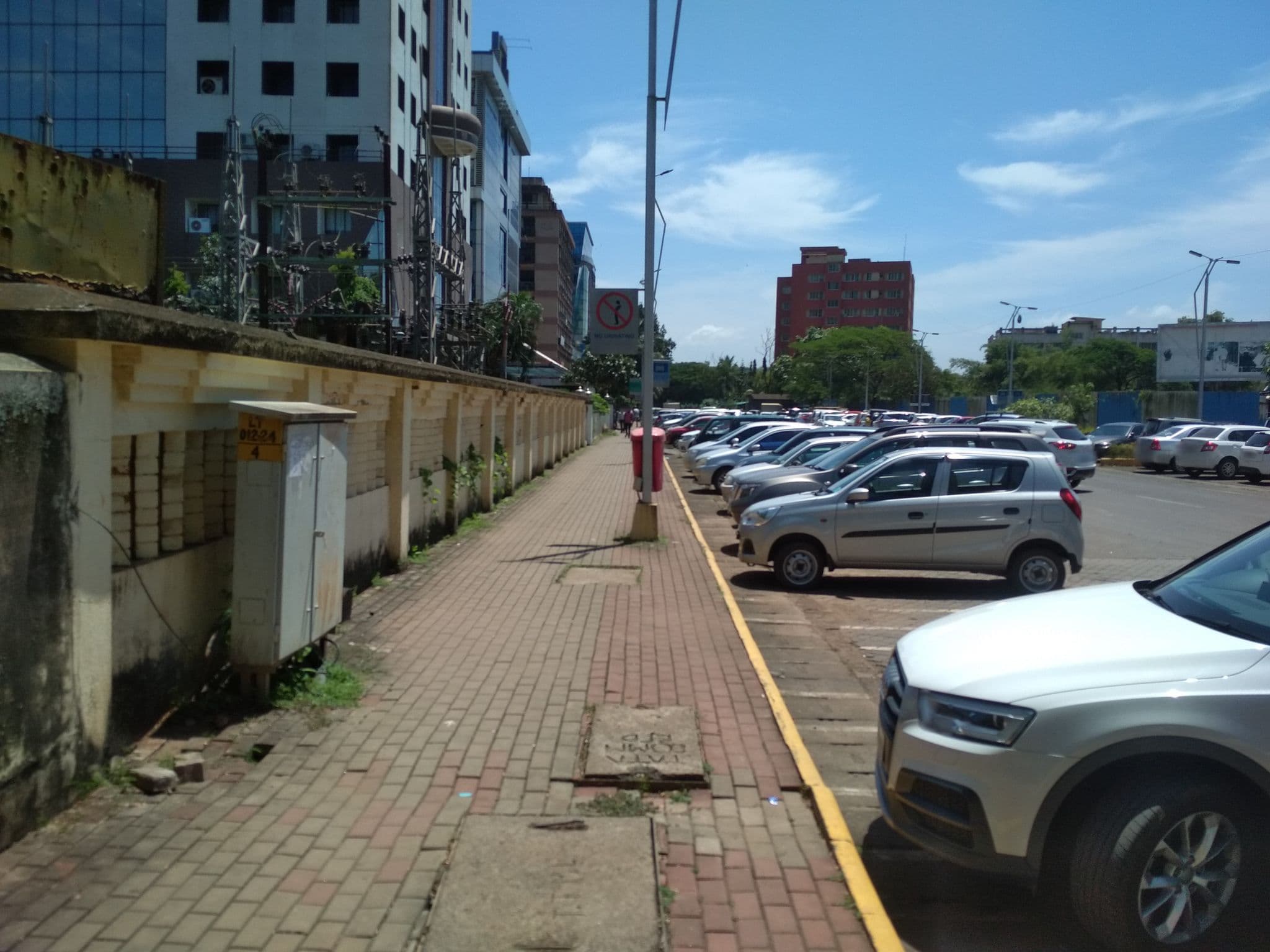 Street view near Ginger Goa Hotel Panaji, Panjim — © prtksxna (CC BY-SA · Mapillary)
