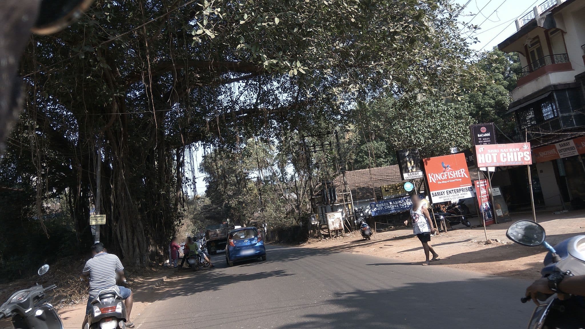 Street view near Villa Augusta, Candolim — © natarajakaveeti (CC BY-SA · Mapillary)