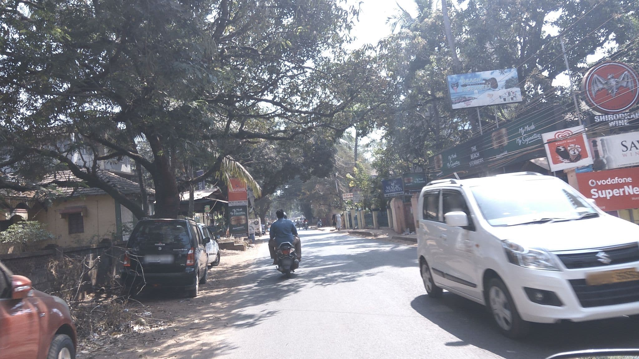 Street view near Pleasant Villa, Candolim — © natarajakaveeti (CC BY-SA · Mapillary)