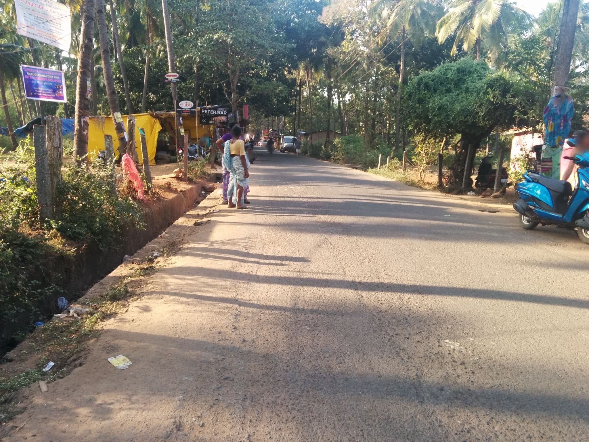 Street view near Sunset Cottages Palolem, Kānkon — © sashazykov (CC BY-SA · Mapillary)