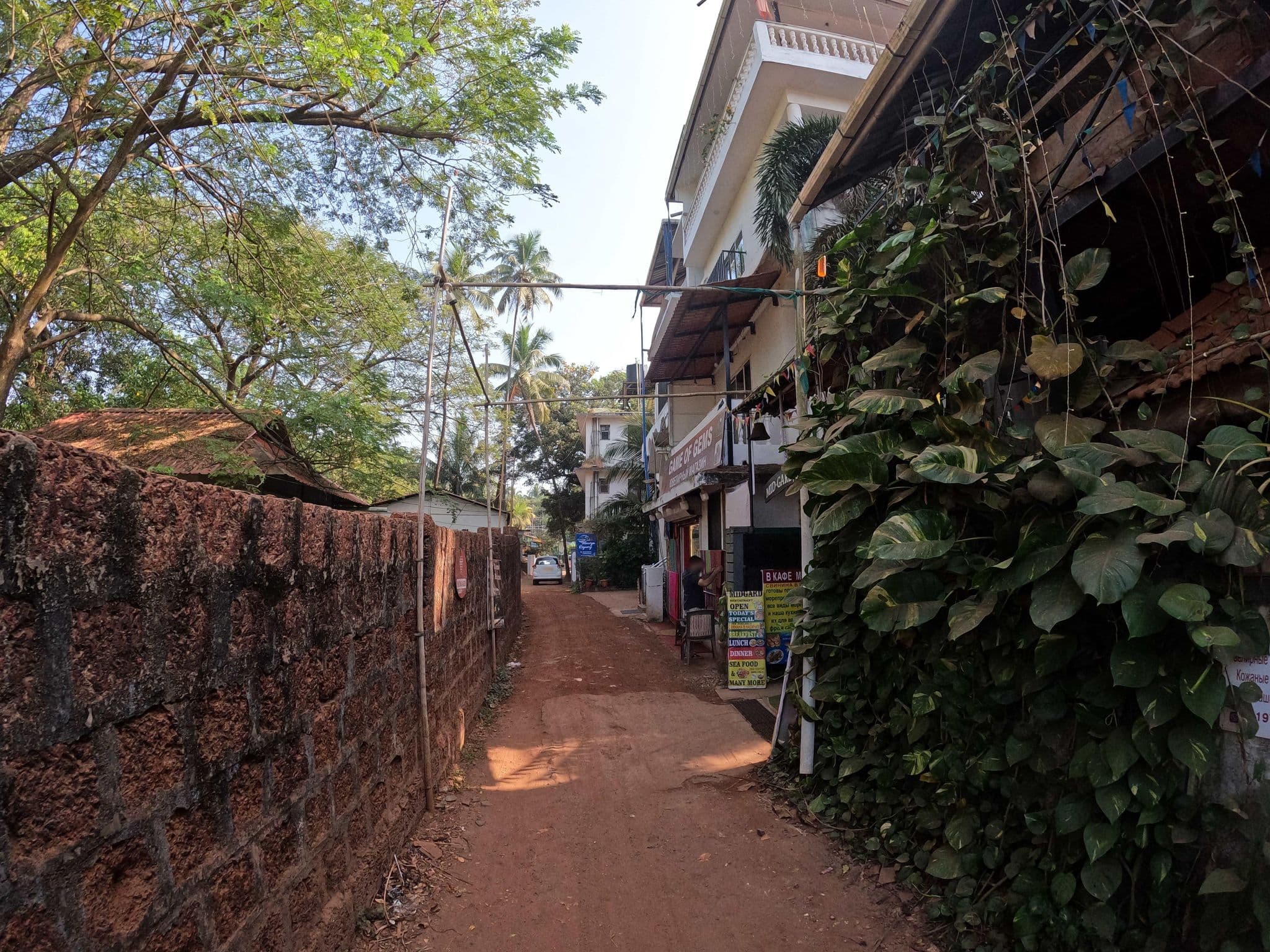 Street view near Mid Guard sea view, Morjim — © lucomsky (CC BY-SA · Mapillary)