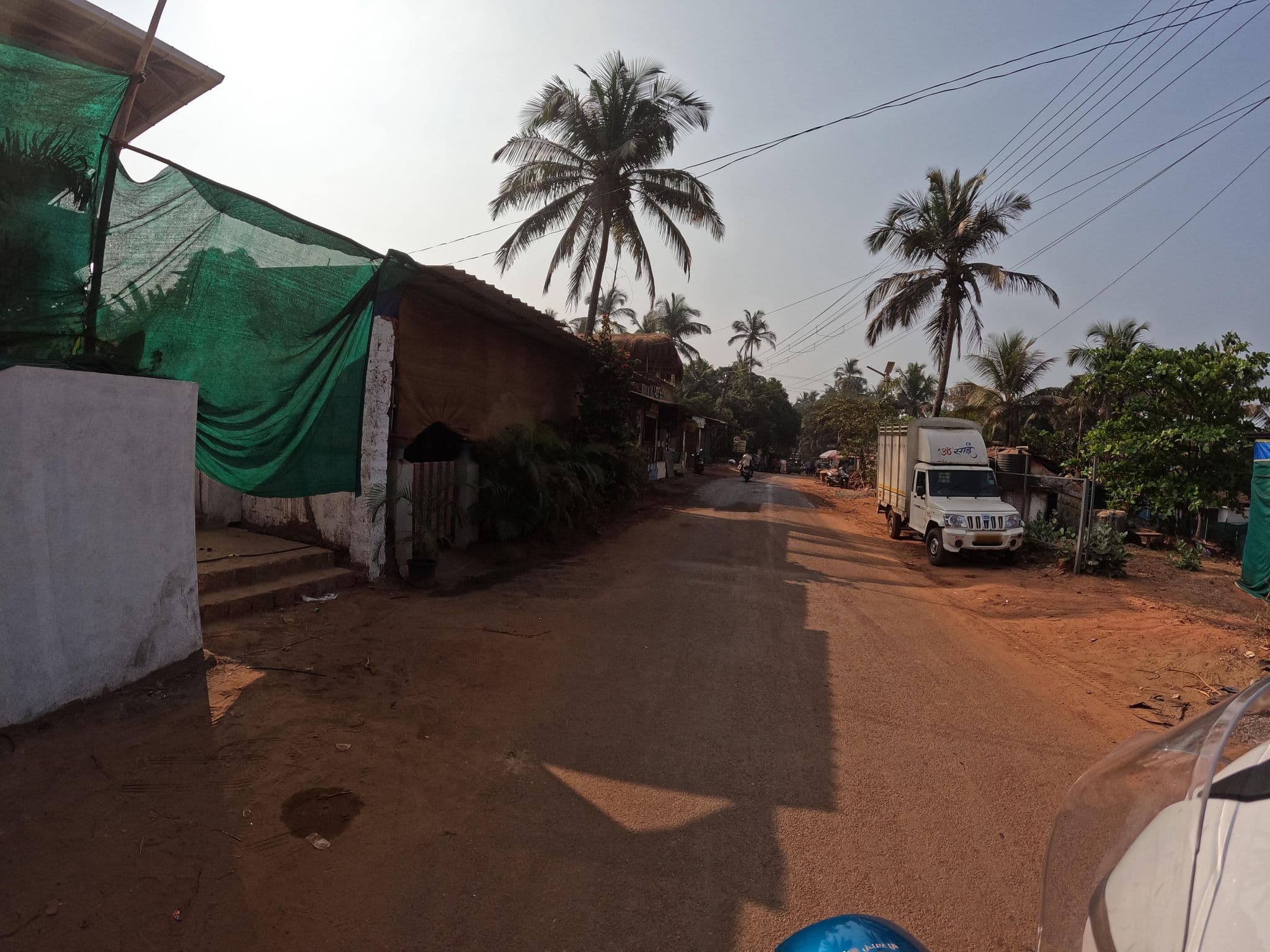 Street view near The Meems Beach Resort, Mandrem — © lucomsky (CC BY-SA · Mapillary)