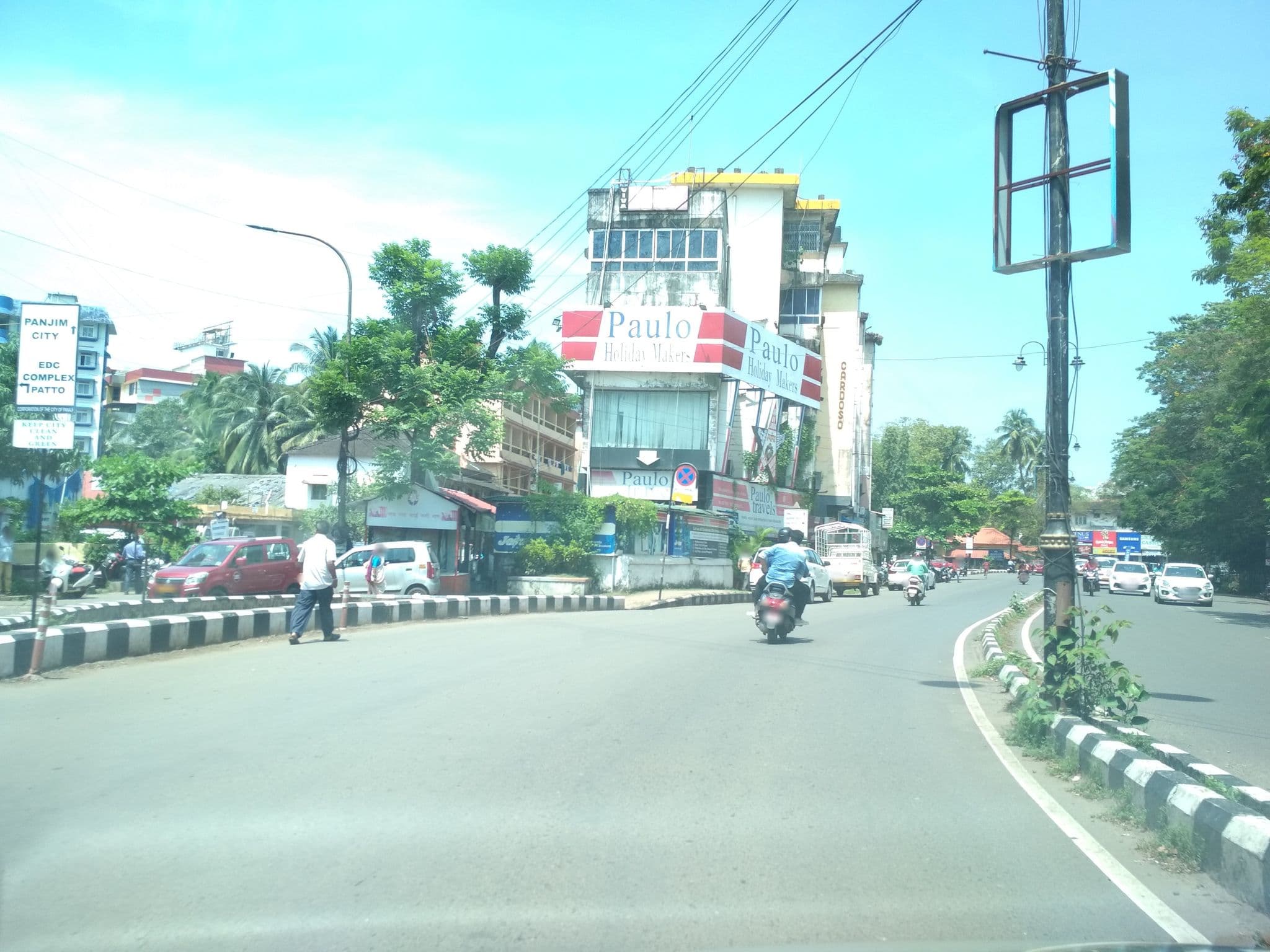 Street view near Paradise Inn, Panjim — © prtksxna (CC BY-SA · Mapillary)