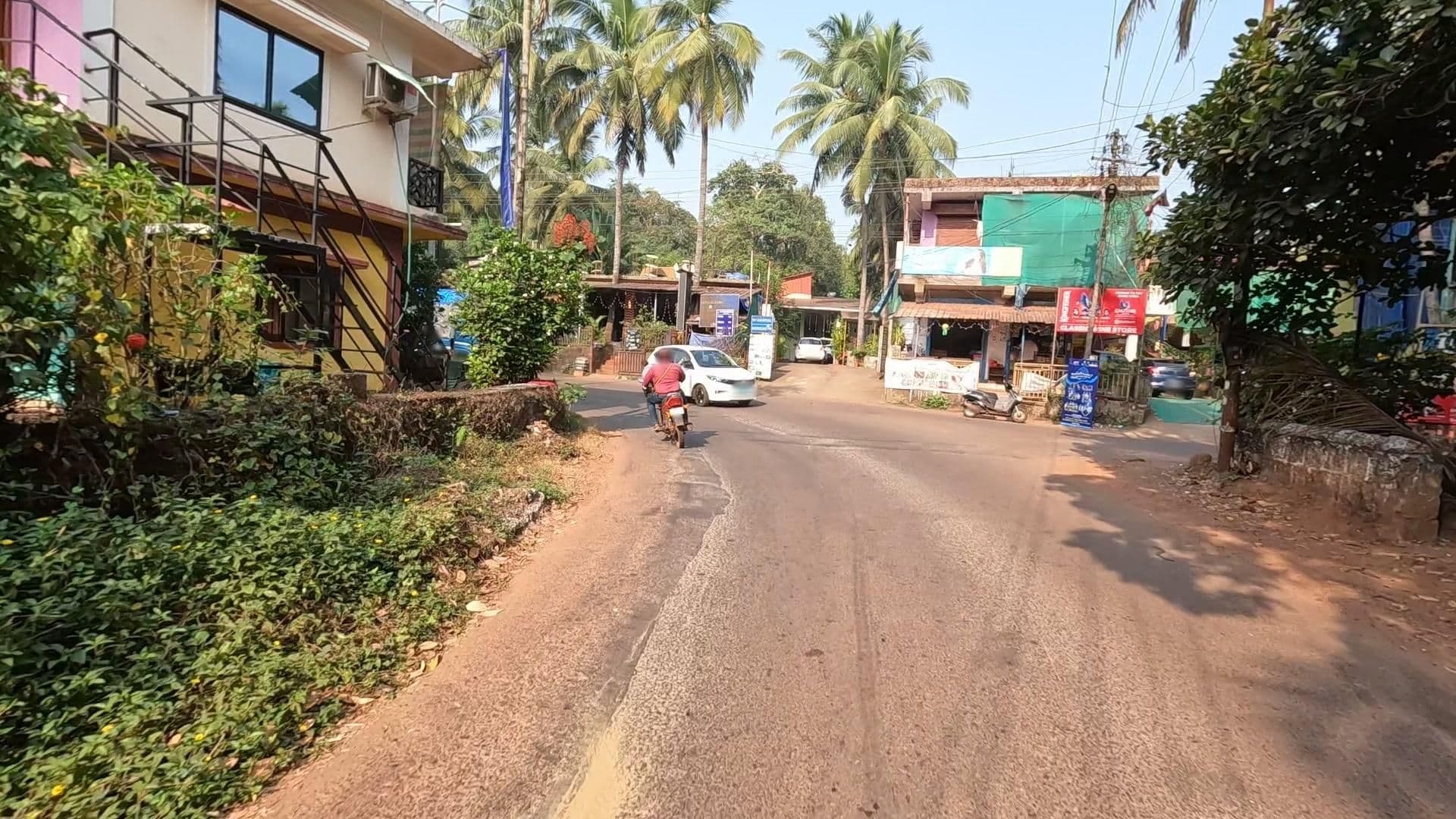 Street view near Oasis Beach Restaurant and Rooms, Arambol — © lucomsky (CC BY-SA · Mapillary)