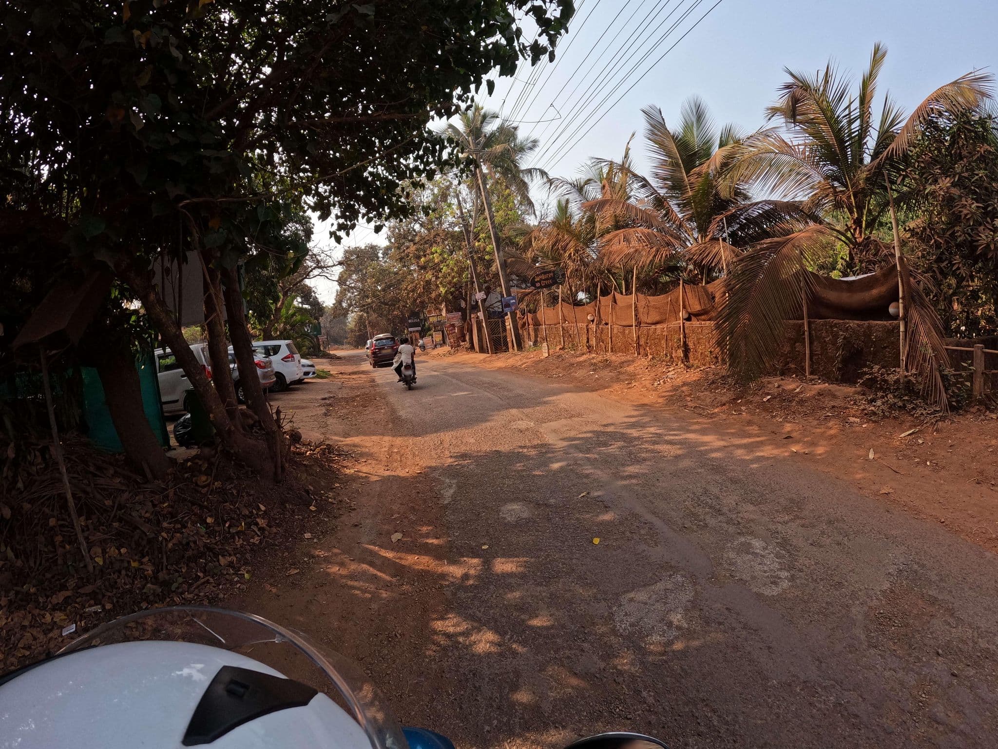 Street view near Fifth Element, Mandrem — © lucomsky (CC BY-SA · Mapillary)