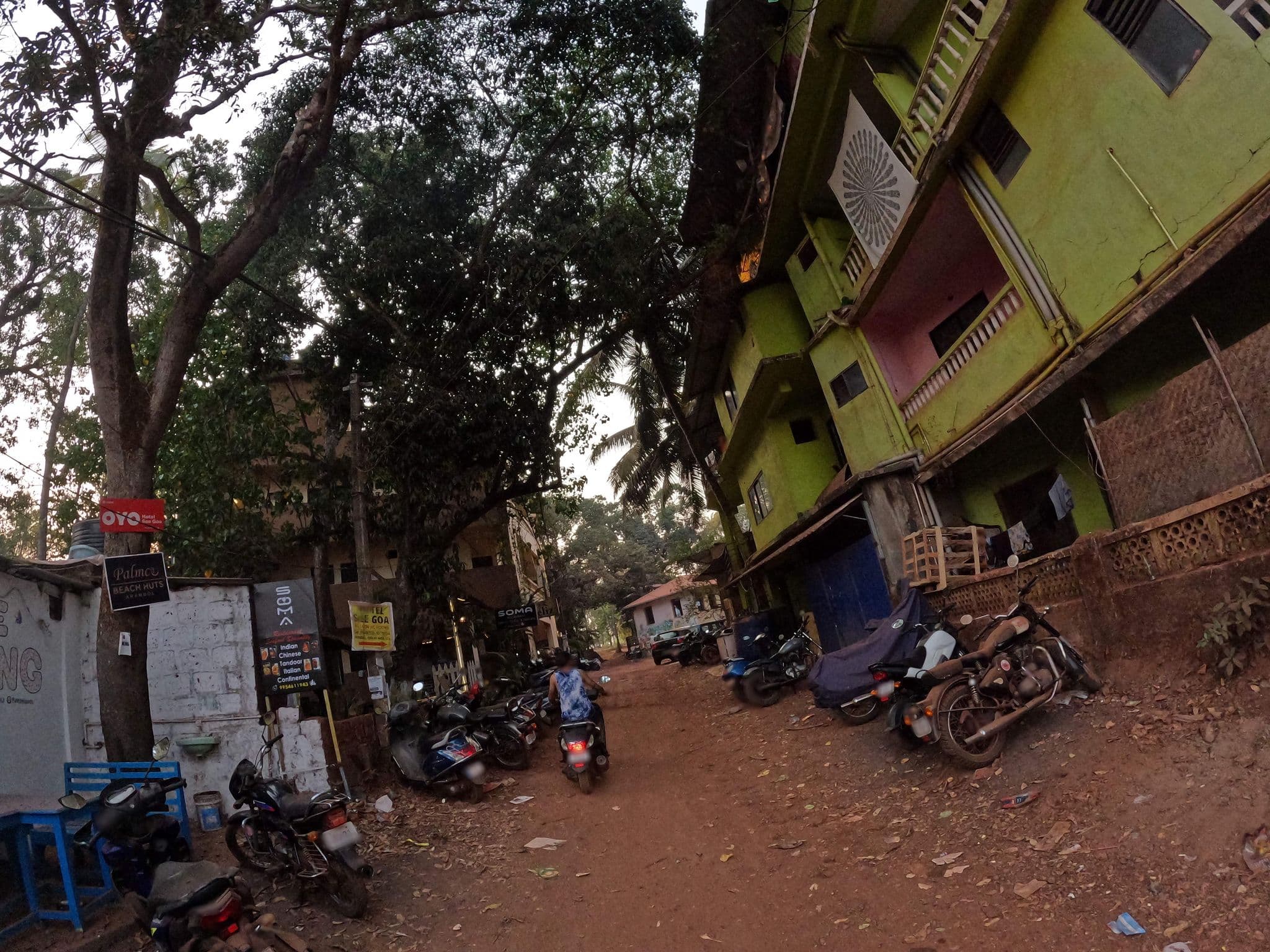 Street view near Feliz, Arambol — © lucomsky (CC BY-SA · Mapillary)