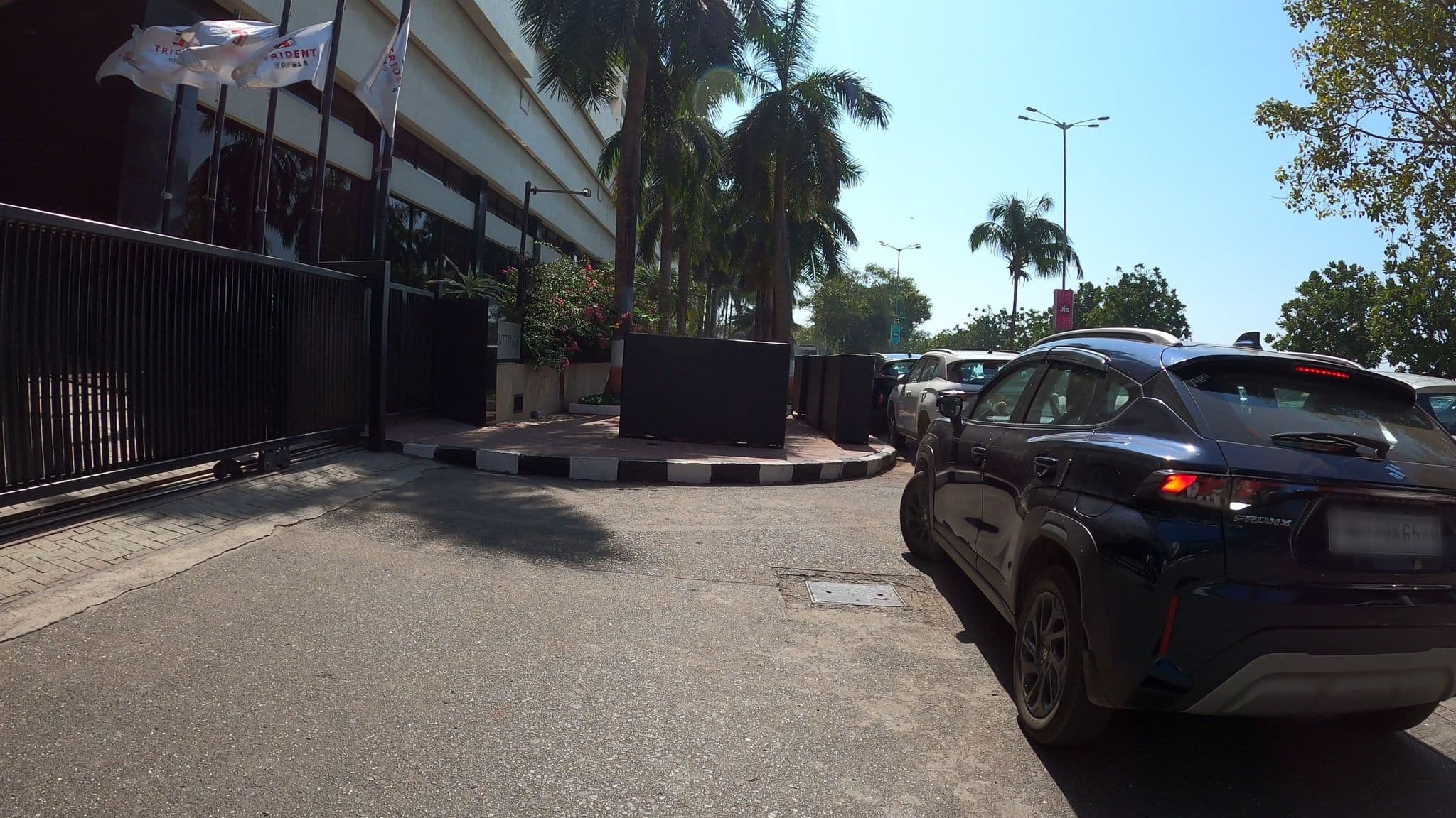 Street view near Hilton Towers Mumbai, Kegaon — © WPStan (CC BY-SA · Mapillary)