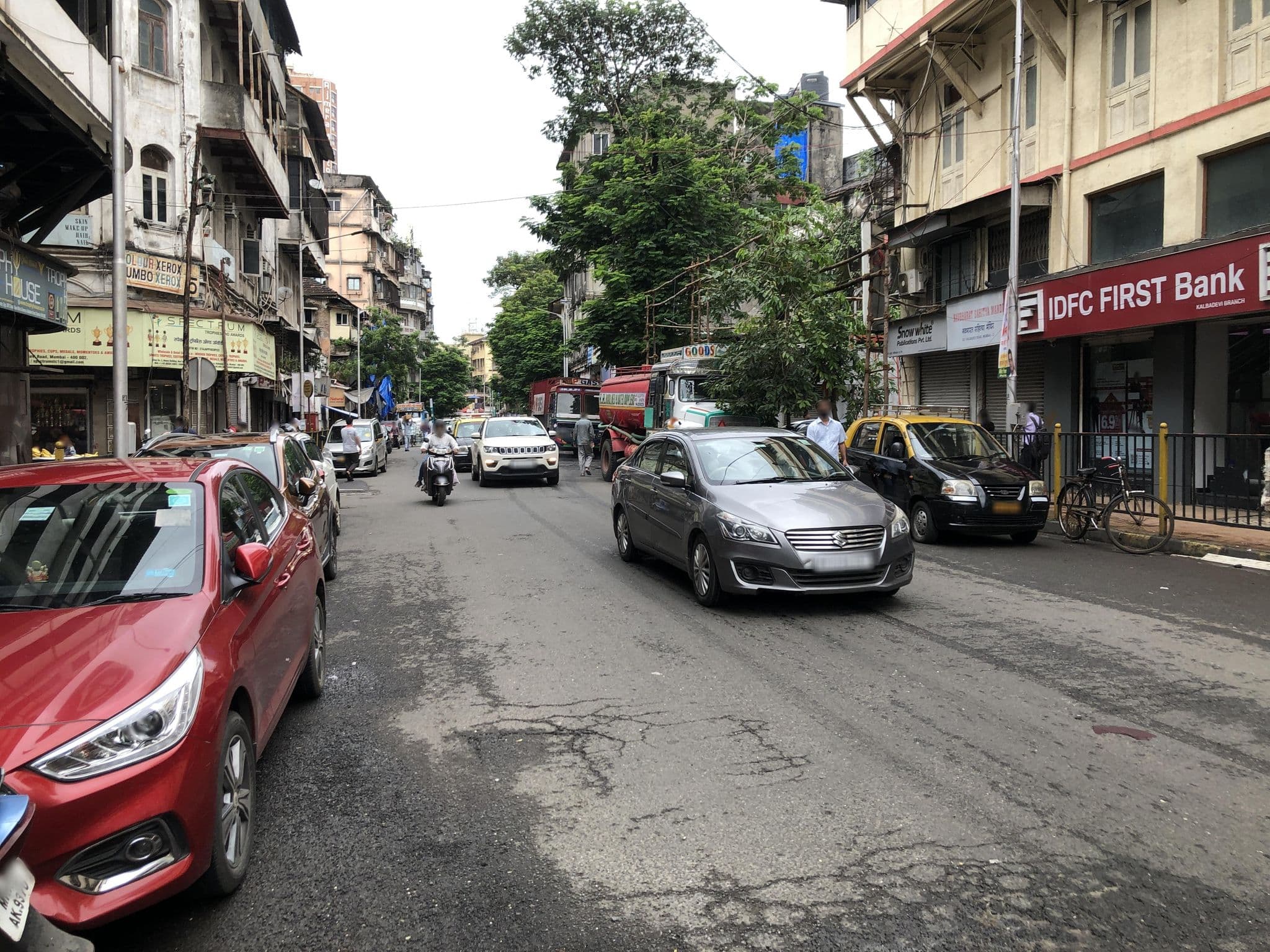 Street view near Madras Military Hotel, Kegaon — © a17archives (CC BY-SA · Mapillary)