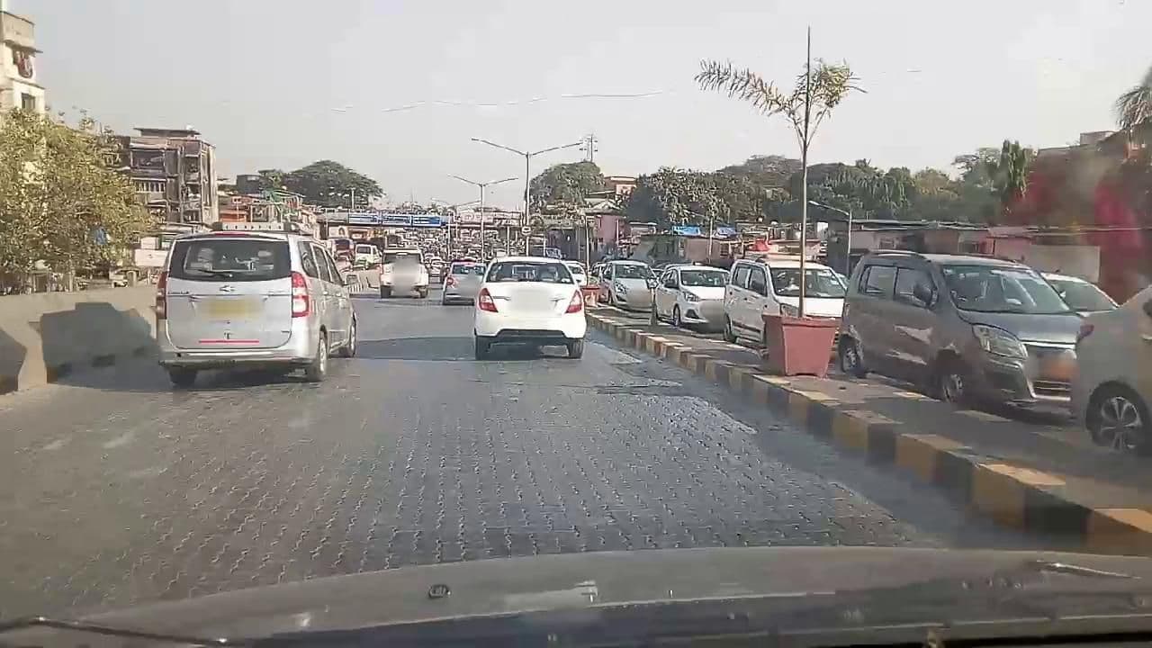Street view near Thomson and Thomson, Mumbai — © roadroid (CC BY-SA · Mapillary)