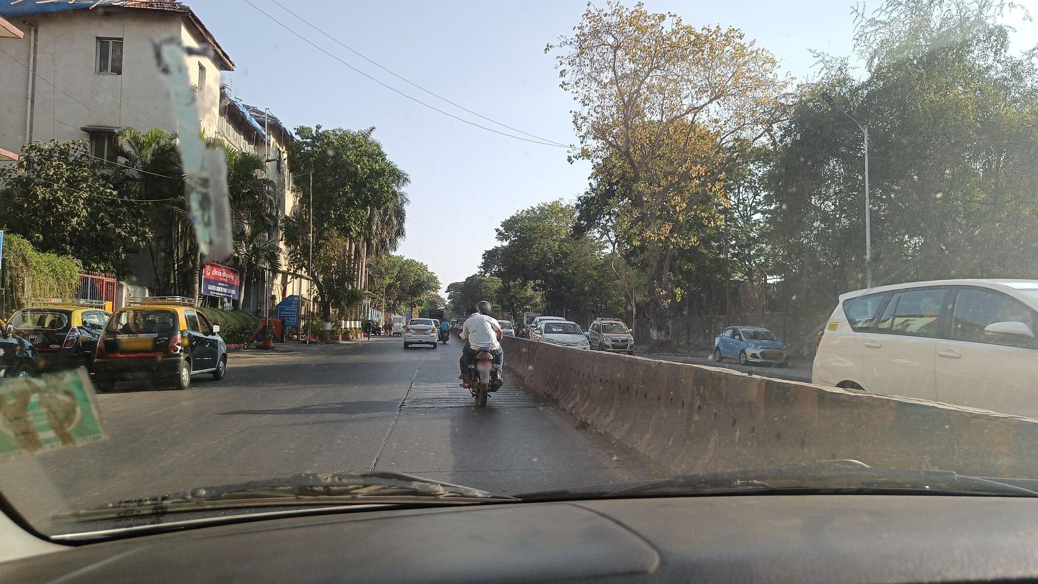 Street view near Hotel Ganga Continental, Kegaon — © varunbhakhri (CC BY-SA · Mapillary)