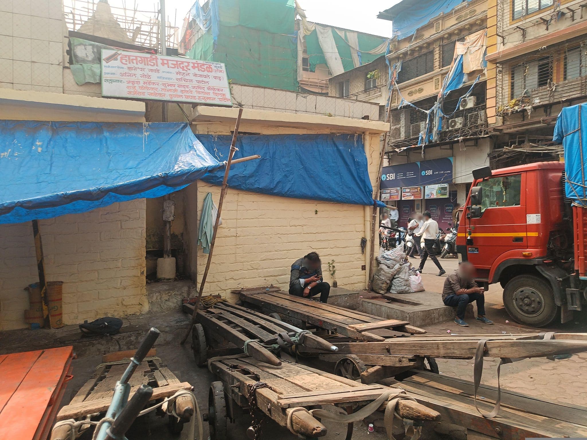 Street view near Hotel Al Ahad, Kegaon — © UN_B_G2 (CC BY-SA · Mapillary)