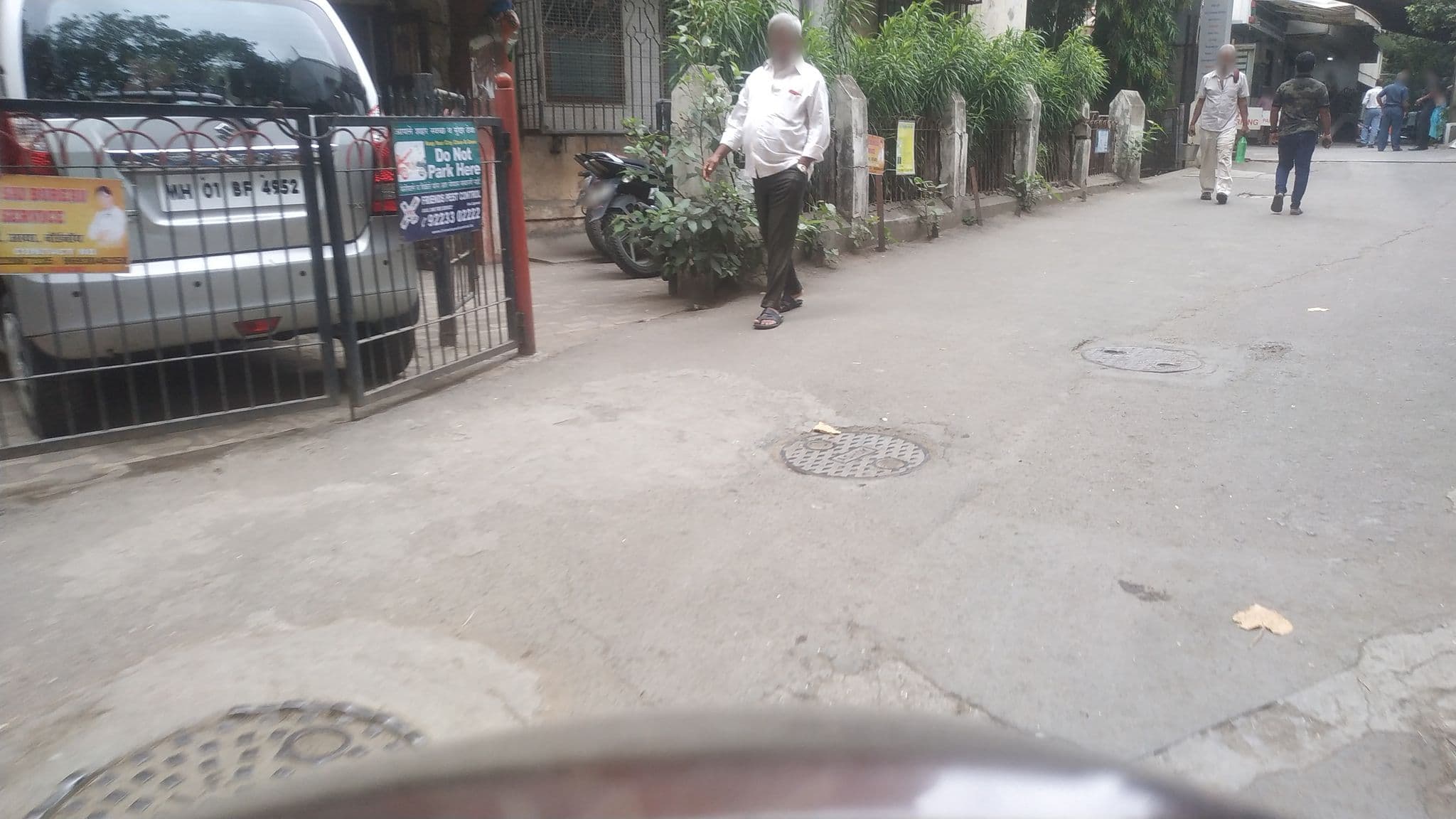 Street view near Corporate Services, Dhārāvi — © tahreer (CC BY-SA · Mapillary)