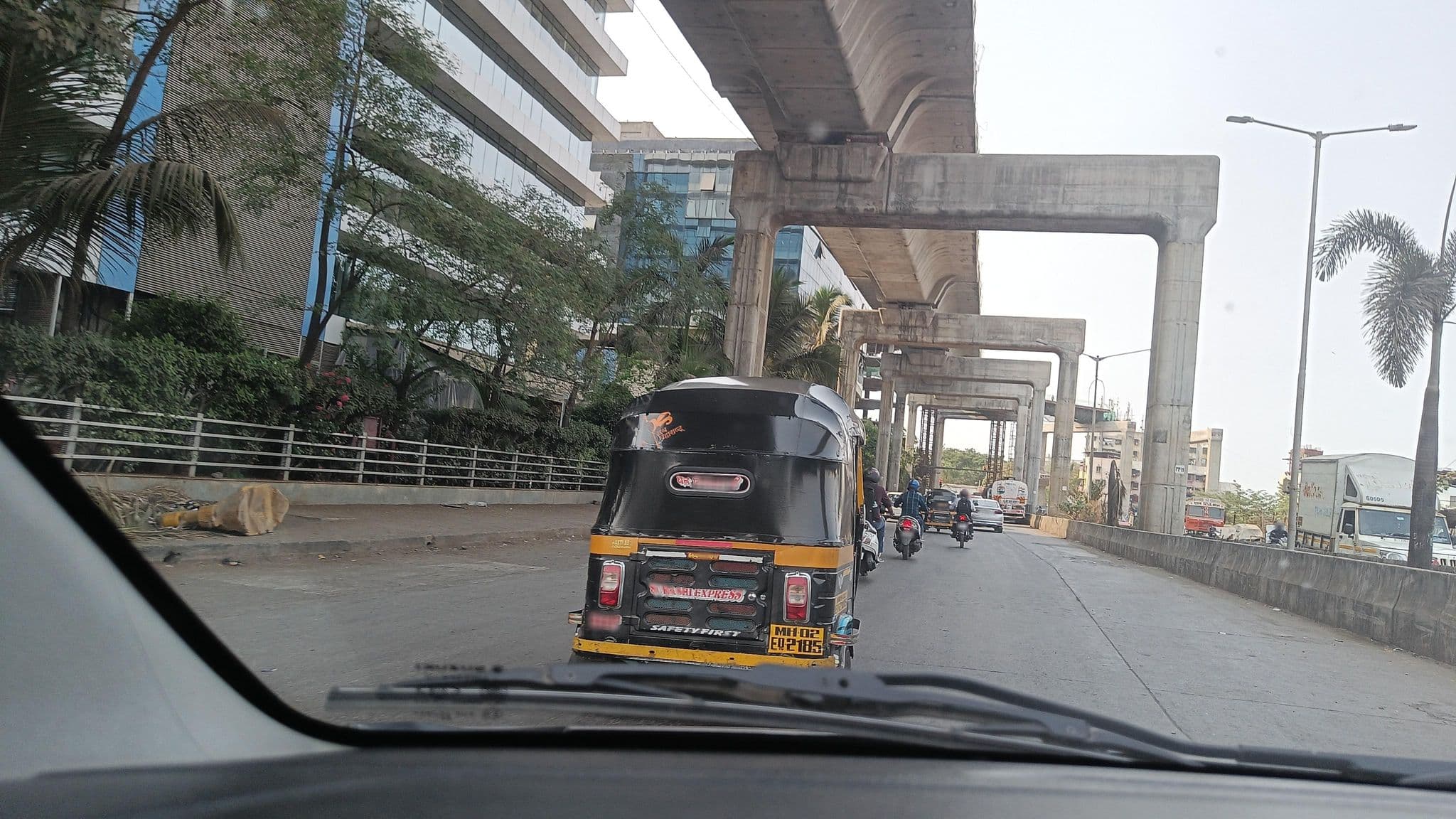 Street view near Indian Anfield Bed, Mumbai — © varunbhakhri (CC BY-SA · Mapillary)