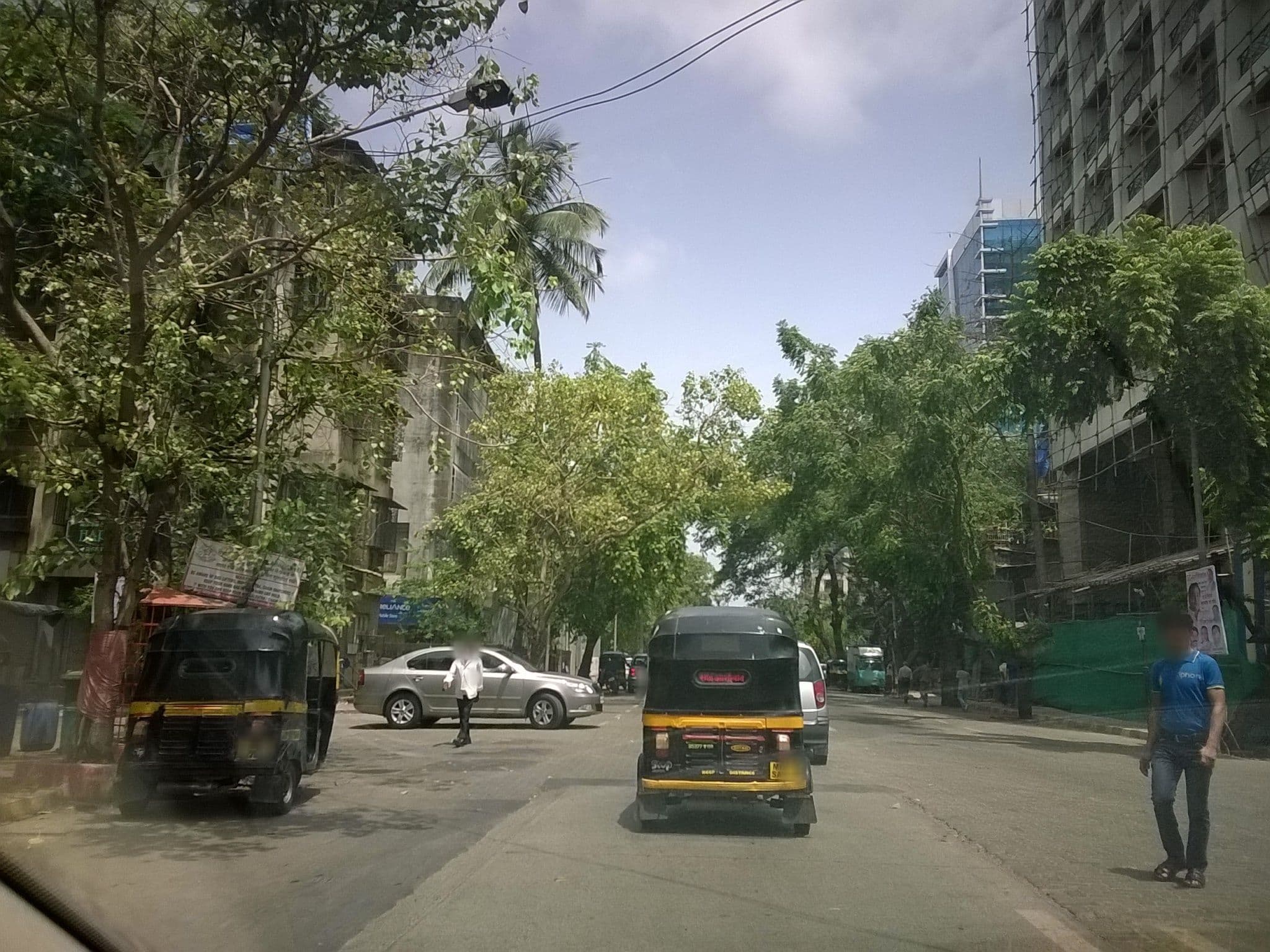 Street view near Orchid Hotel Mumbai, Mumbai — © luanne (CC BY-SA · Mapillary)