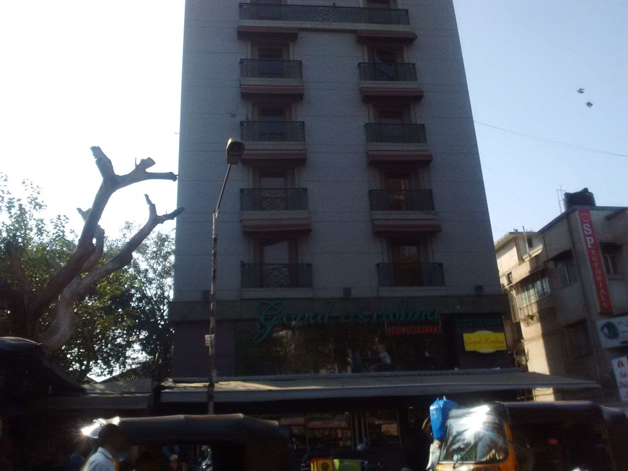 Street view near OYO Premium Santacruz Station, Dhārāvi — © priyanka111 (CC BY-SA · Mapillary)