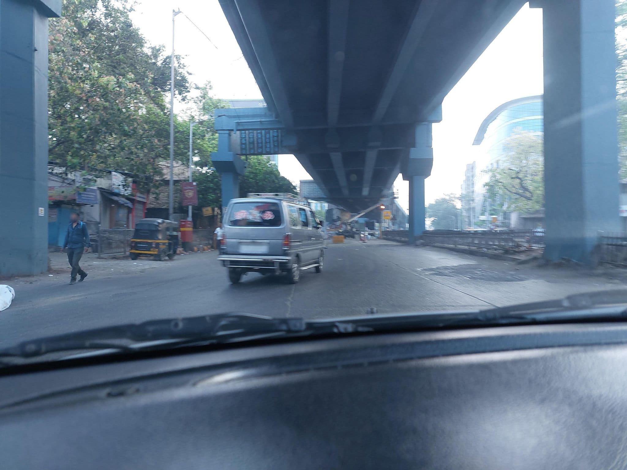 Street view near Triton, Dhārāvi — © NiharikaY (CC BY-SA · Mapillary)