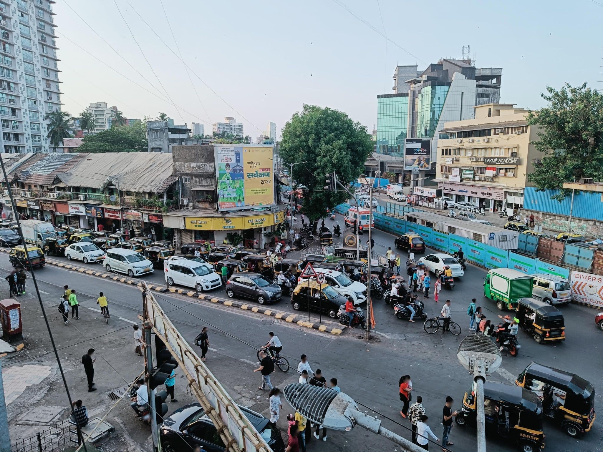 Street view near AB's Executive Service Apartments, Dhārāvi — © IBI (CC BY-SA · Mapillary)