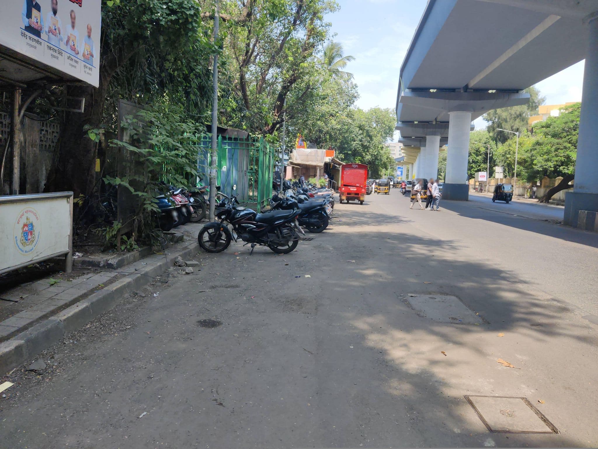 Street view near OYO Flagship 572 Santacruz West, Mumbai — © dylanman (CC BY-SA · Mapillary)
