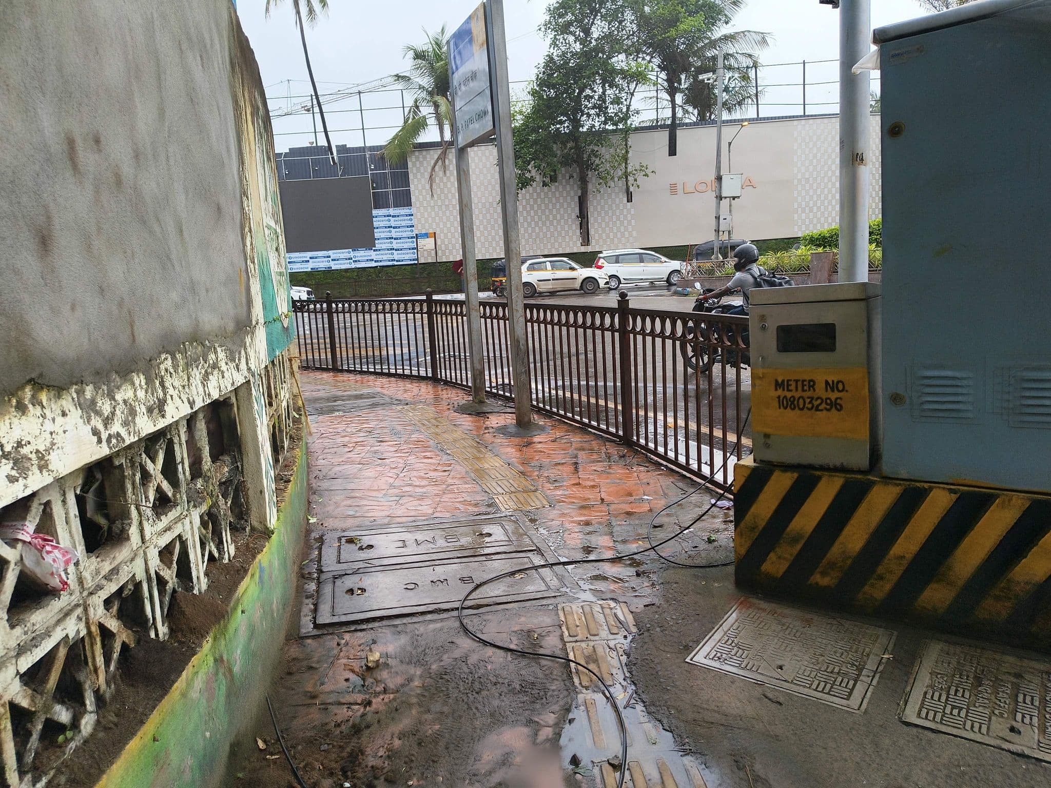 Street view near Palm Beach Hotel, Mumbai — © WPStan (CC BY-SA · Mapillary)
