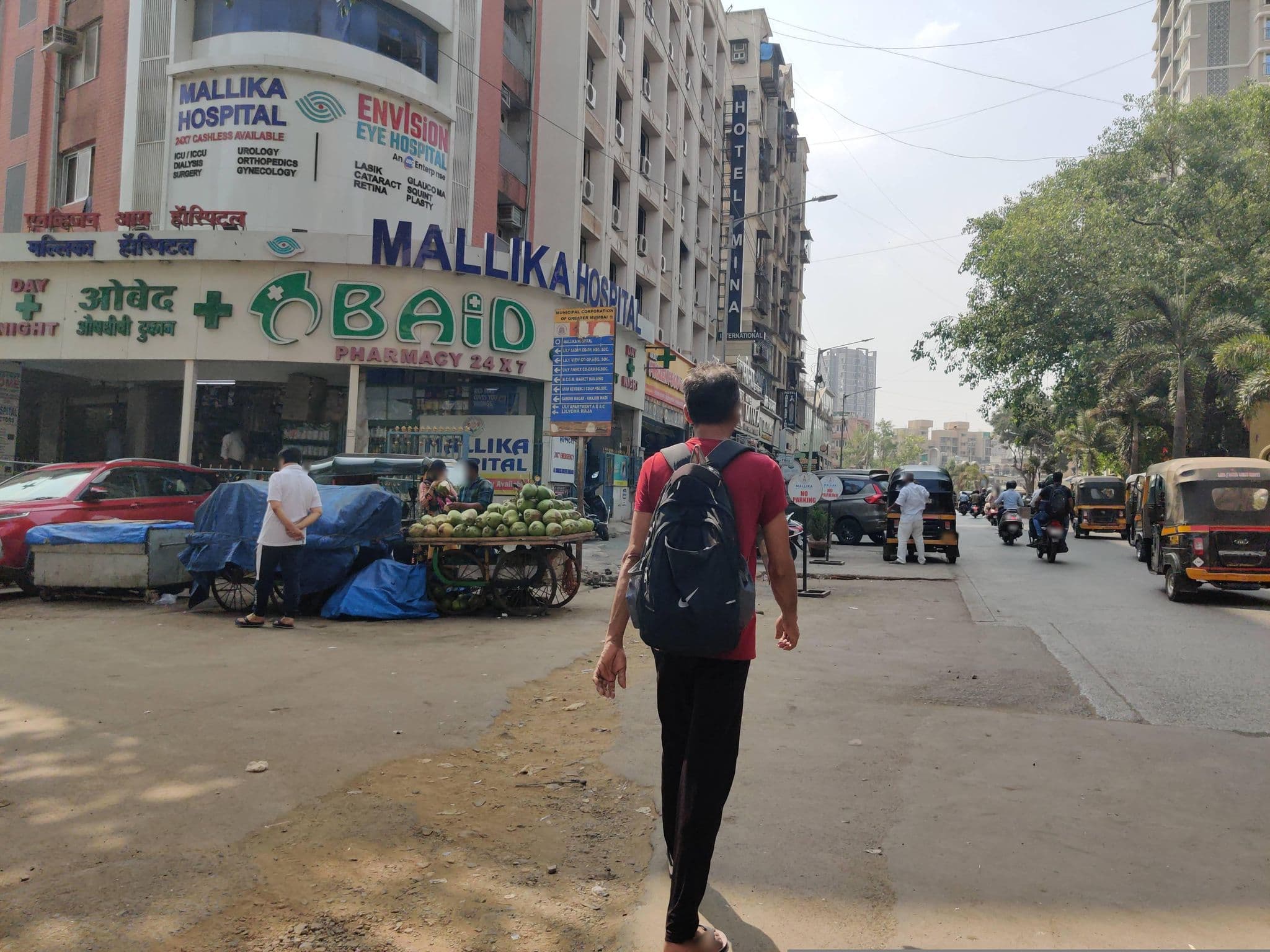 Street view near Mina International Hotel, Powai — © WP_At (CC BY-SA · Mapillary)