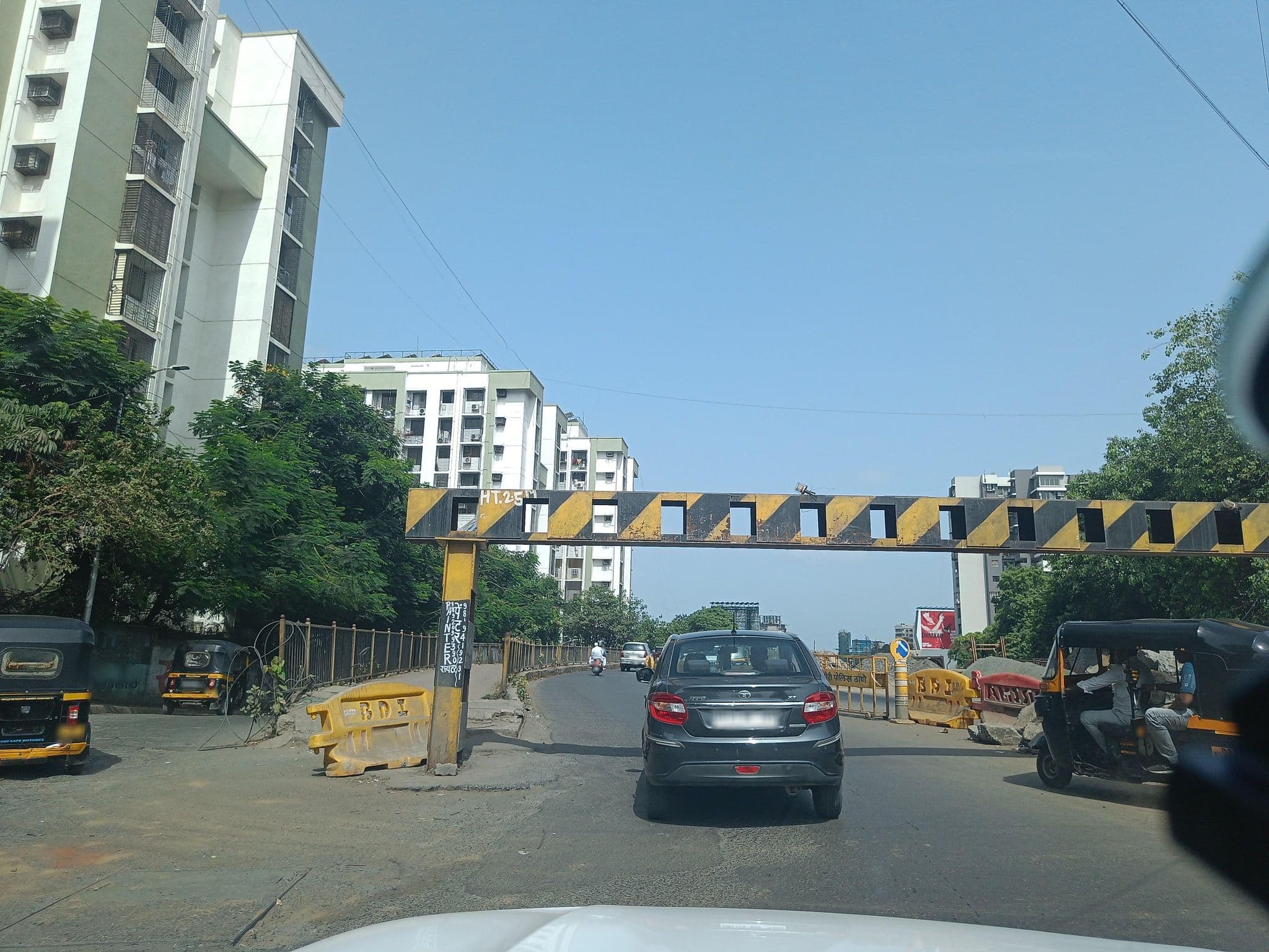 Street view near Quality Inn Parle International, Powai — © varunbhakhri (CC BY-SA · Mapillary)