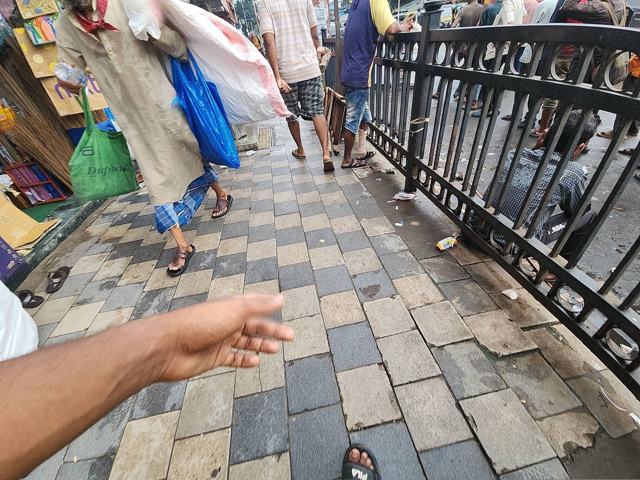 Street view near Hotel Oyster, Powai — © ashpika13 (CC BY-SA · Mapillary)