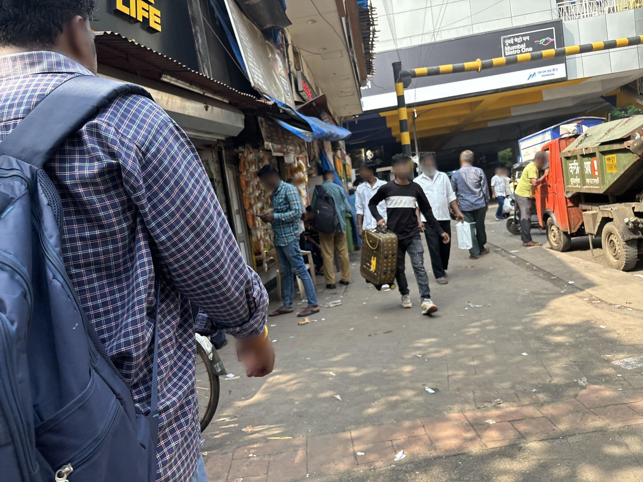 Street view near Kookies, Powai — © vipul31 (CC BY-SA · Mapillary)