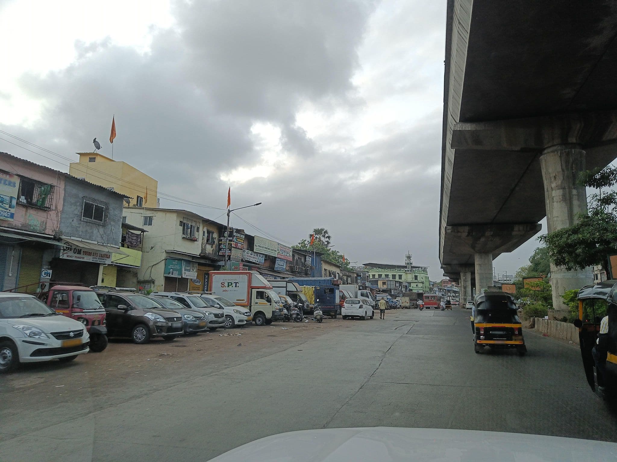 Street view near Aifa, Powai — © varunbhakhri (CC BY-SA · Mapillary)