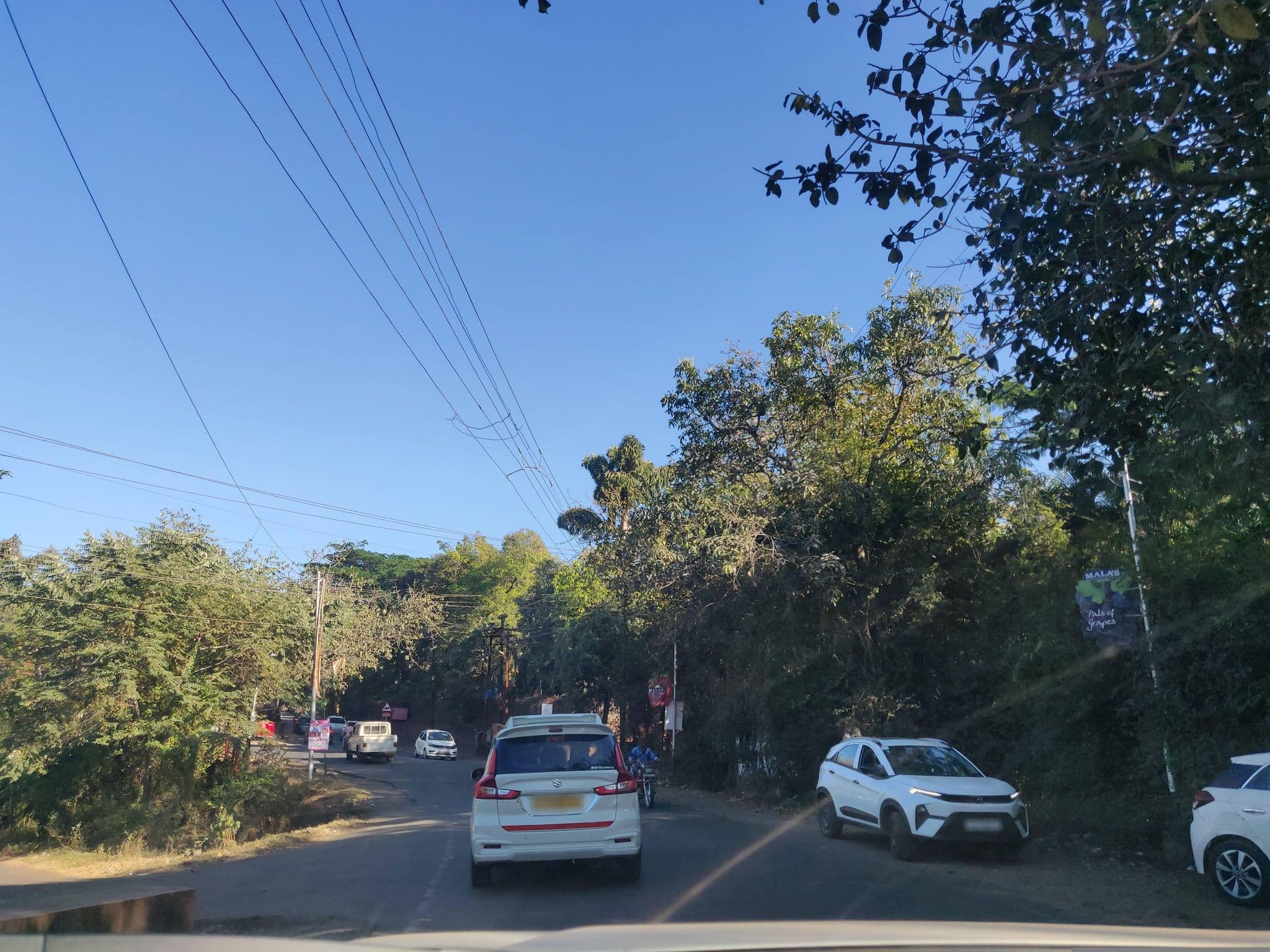 Street view near Shivsagar Farmhouse, Pānchgani — © AmrutaA (CC BY-SA · Mapillary)