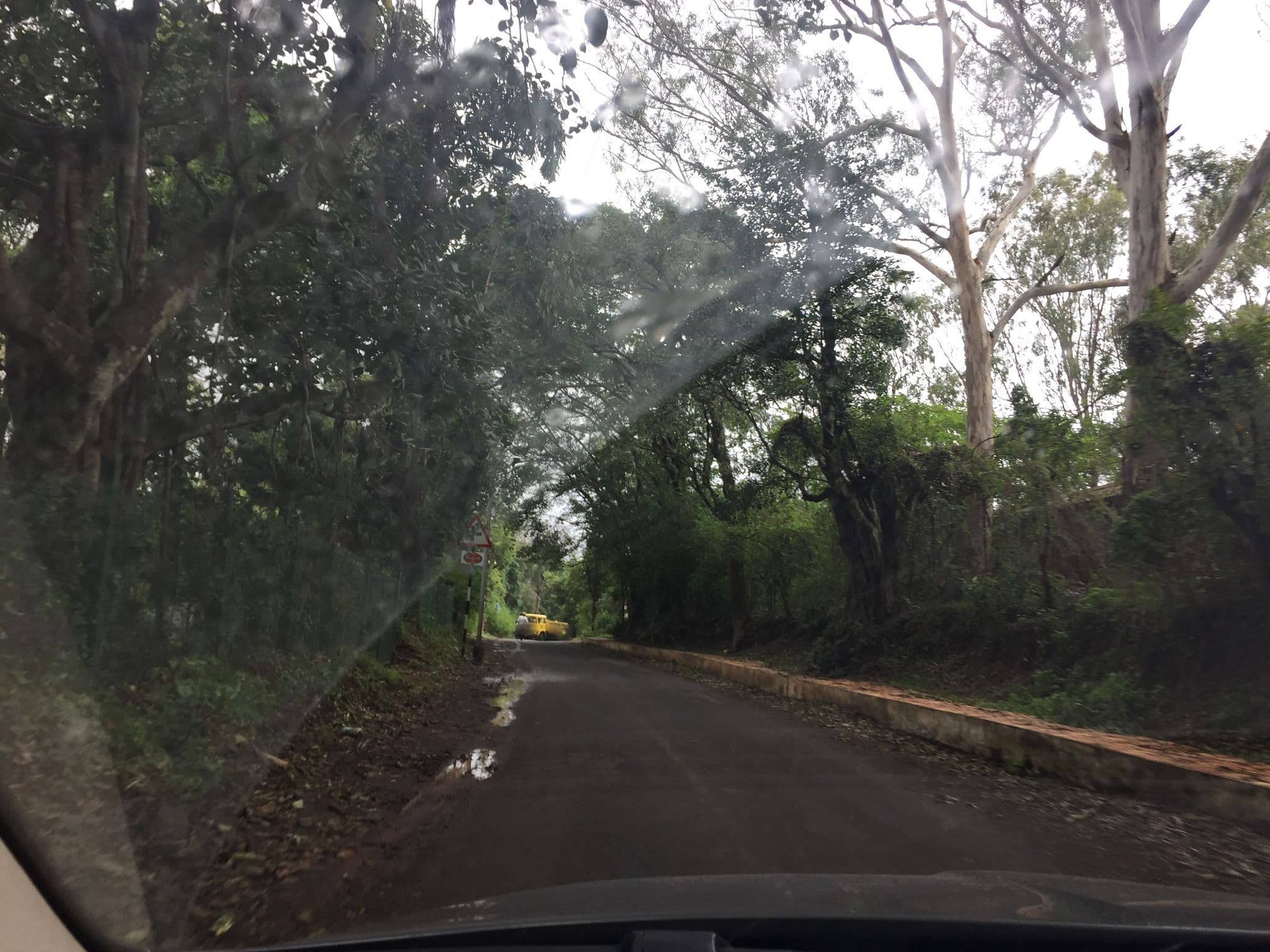 Street view near Signature Crest, Pānchgani — © shvrm (CC BY-SA · Mapillary)