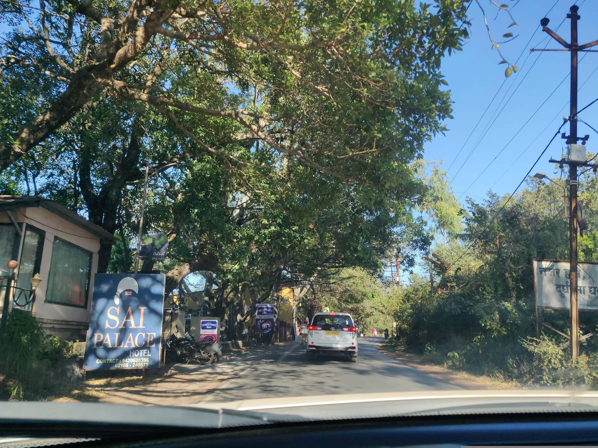 Street view near Hotel Sai Palace, Pānchgani — © AmrutaA (CC BY-SA · Mapillary)