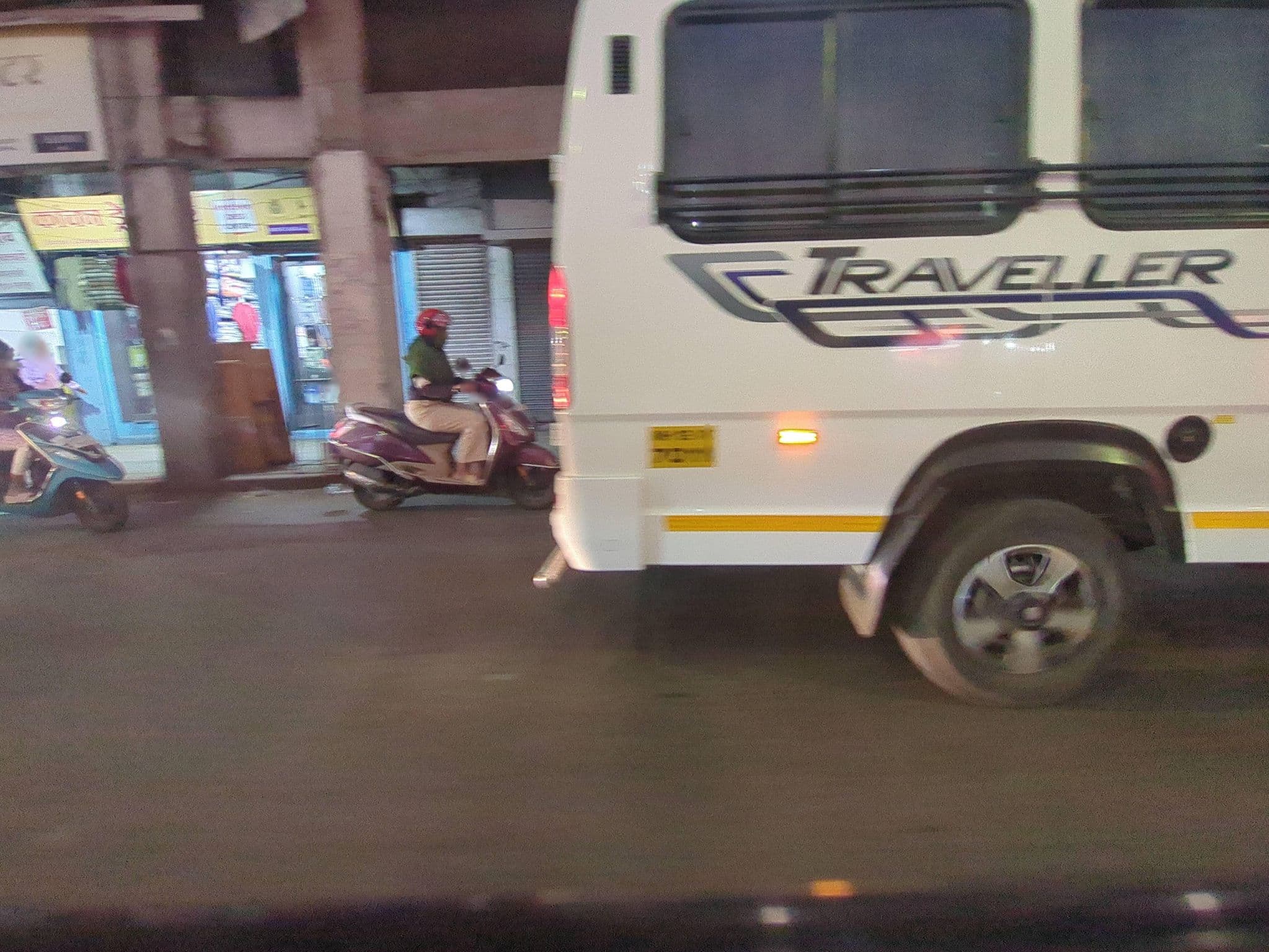 Street view near Ambika Lodge, Pune — © rdugal (CC BY-SA · Mapillary)