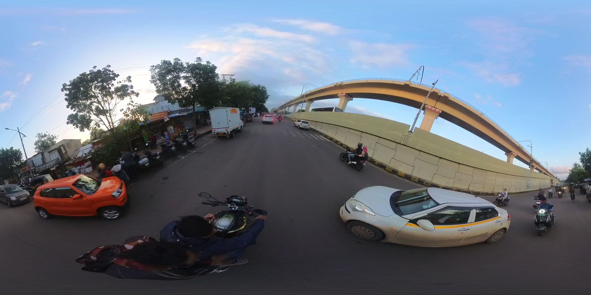 Street view near Sagar Plaza Hotel Pune, Khadki — © skysign (CC BY-SA · Mapillary)