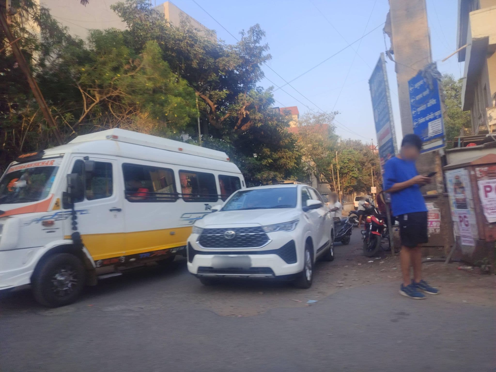 Street view near OYO 704 Apartment Kharadi, Lohogaon — © santoshgaikar (CC BY-SA · Mapillary)