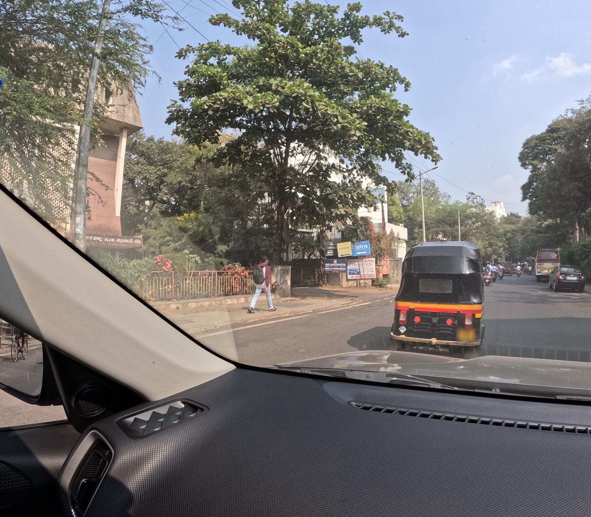 Street view near Palimars - Hotel Woodland, Pune — © cartofy (CC BY-SA · Mapillary)