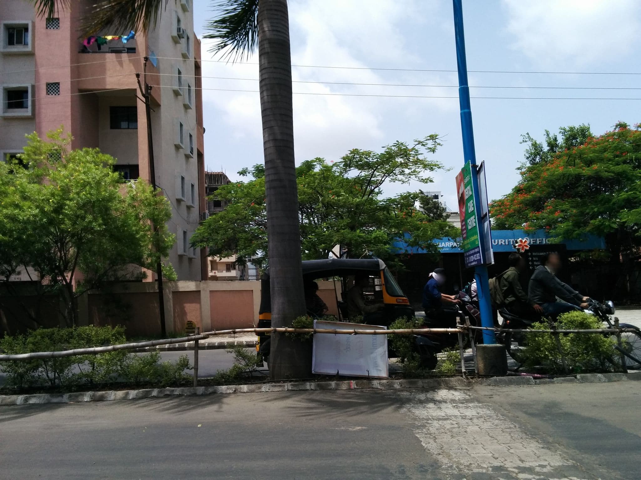 Street view near Style O Style People Nest-Magarpatta Hotel, Pune — © harishpillay (CC BY-SA · Mapillary)