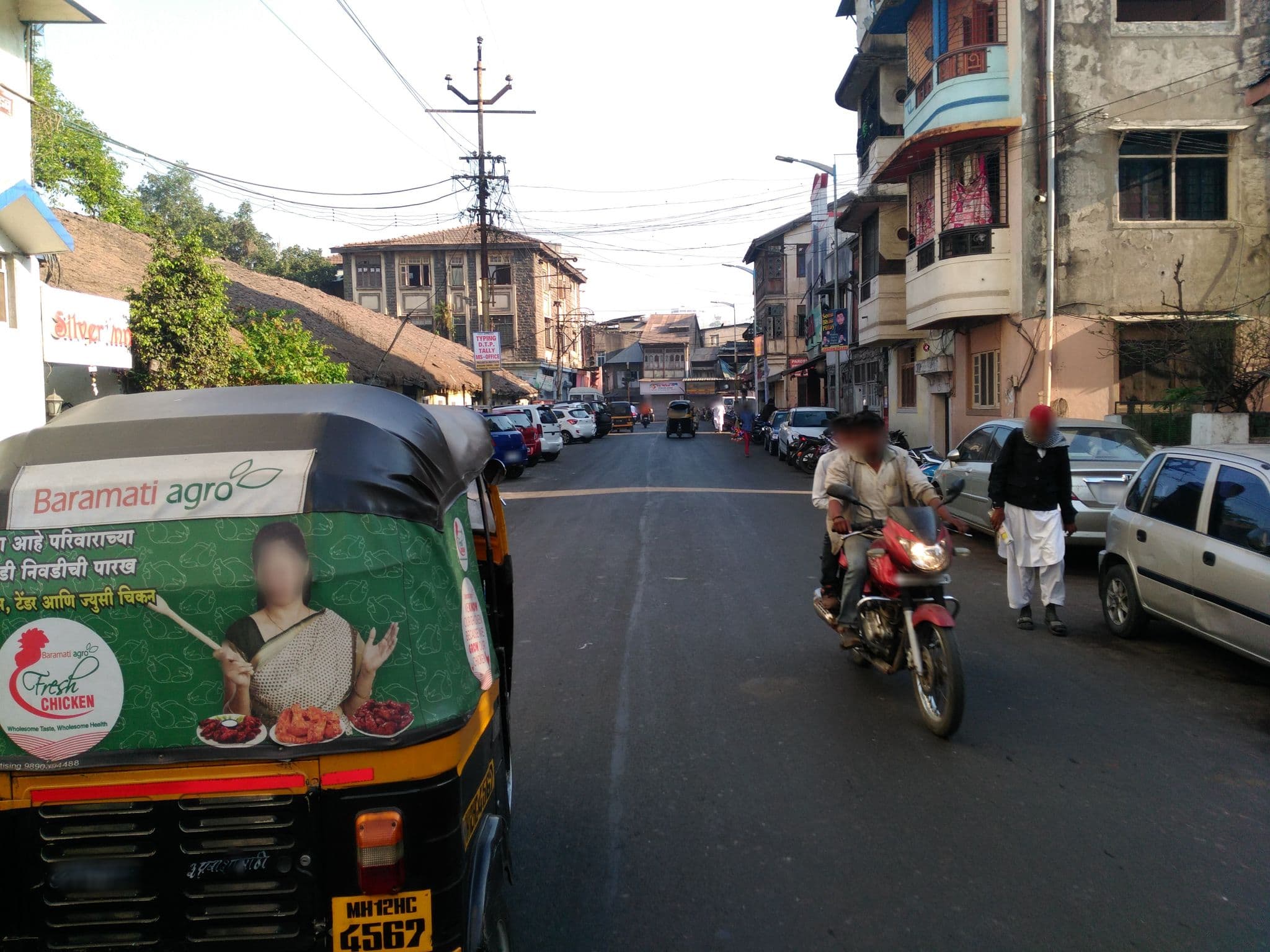 Street view near Silver Inn Hotel, Pune — © abhyankar (CC BY-SA · Mapillary)