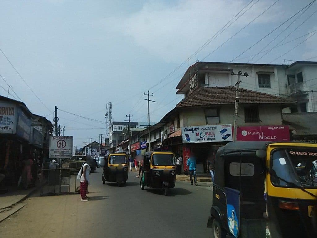 Street view near K K Group Of Residency, Virajpet — © sunish (CC BY-SA · Mapillary)